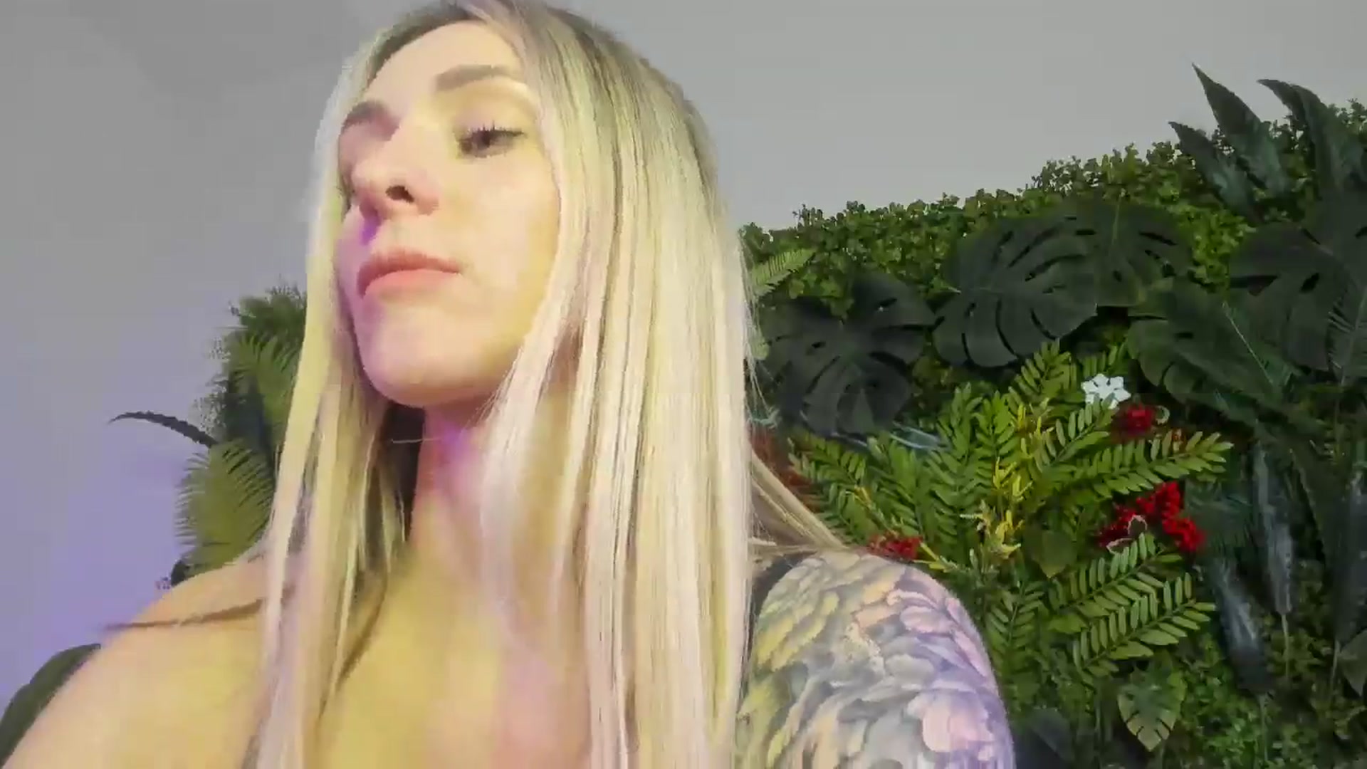 Gallery image thumbnail from Horny_Blond's myfreecams stream on, 11/15/2025, 11:13 image 17 of 20