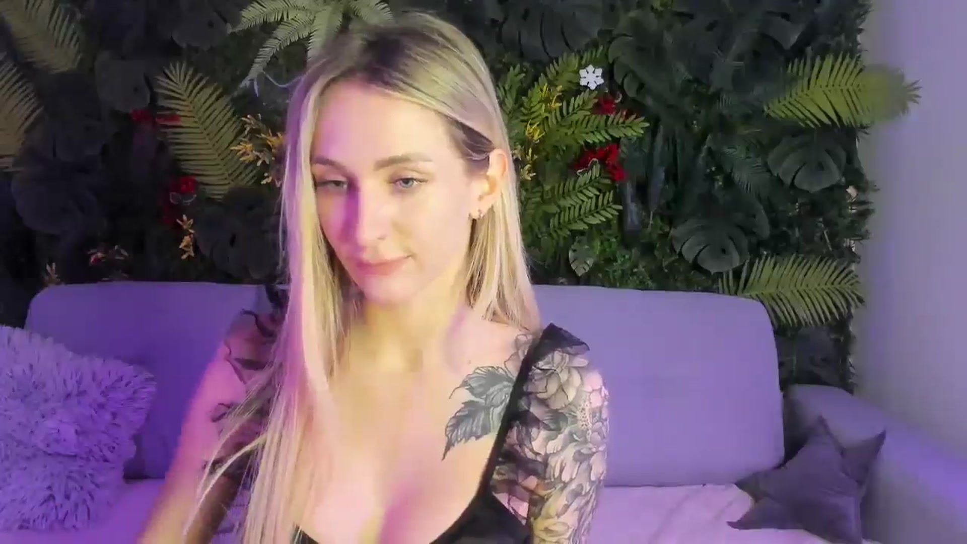 Gallery image thumbnail from Horny_Blond's myfreecams stream on, 11/16/2025, 10:05 image 17 of 20