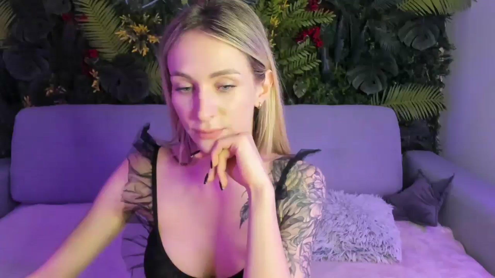 Gallery image thumbnail from Horny_Blond's myfreecams stream on, 11/16/2025, 10:27 image 19 of 20