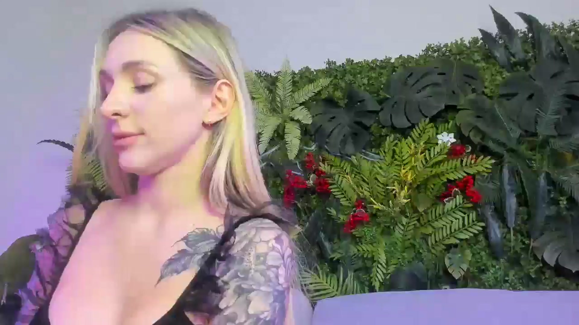 Gallery image thumbnail from Horny_Blond's myfreecams stream on, 11/16/2025, 10:27 image 3 of 20