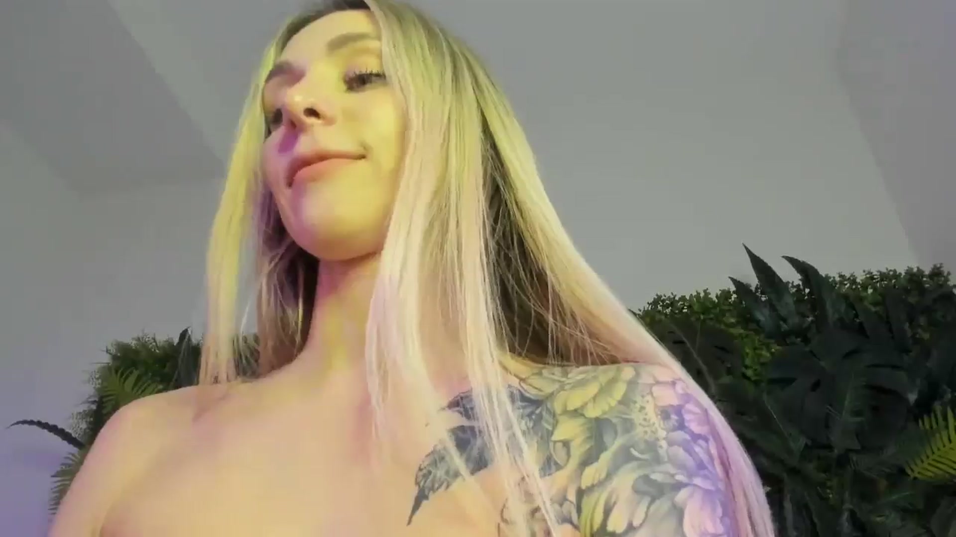 Gallery image thumbnail from Horny_Blond's myfreecams stream on, 11/16/2025, 12:48 image 16 of 20