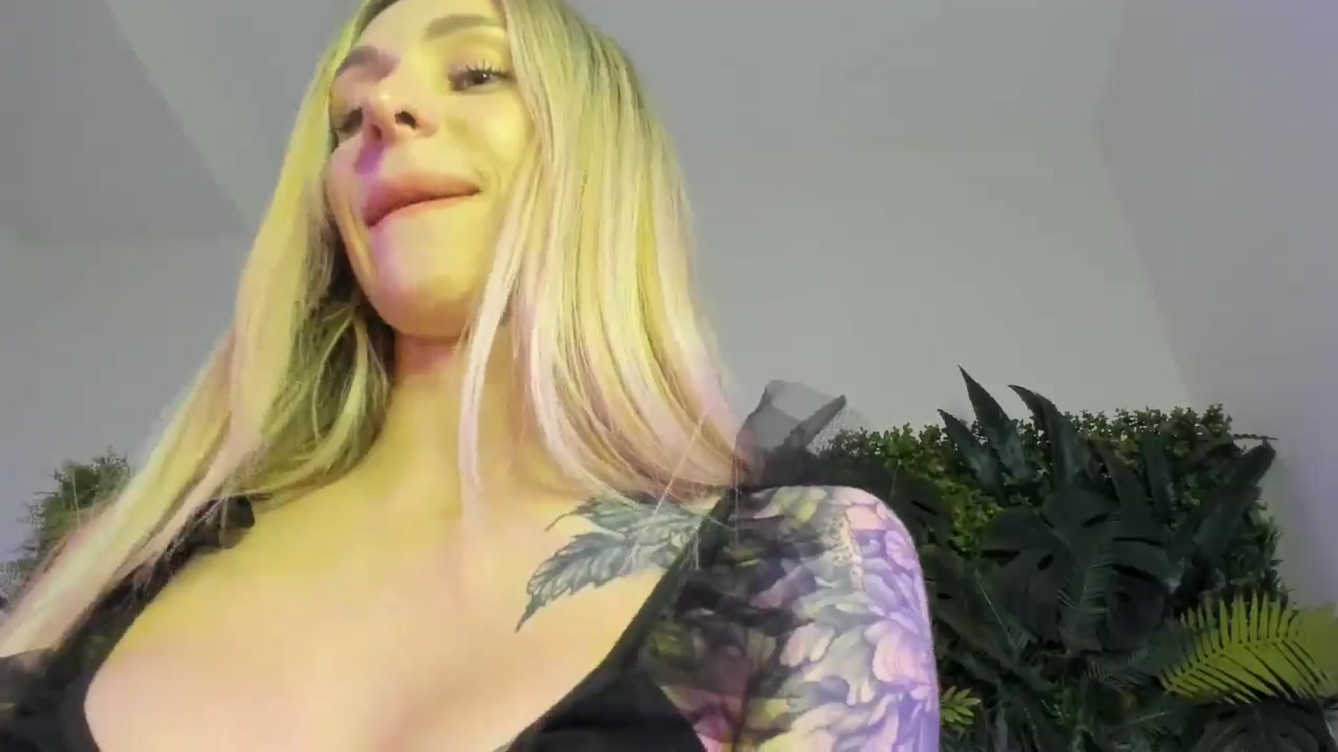 Gallery image thumbnail from Horny_Blond's myfreecams stream on, 11/16/2025, 12:48 image 13 of 20
