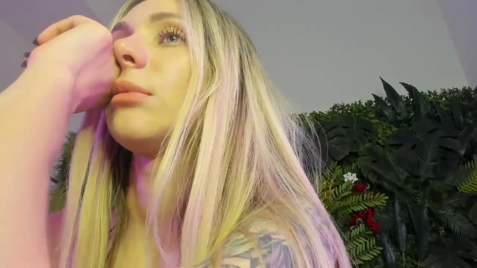 Gallery image thumbnail from Horny_Blond's myfreecams stream on, 11/16/2025, 14:38 image 6 of 20