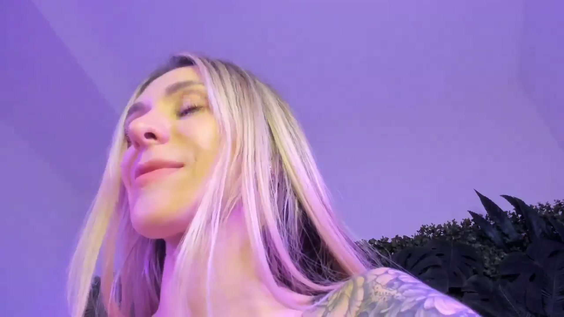 Gallery image thumbnail from Horny_Blond's myfreecams stream on, 11/16/2025, 14:38 image 14 of 20