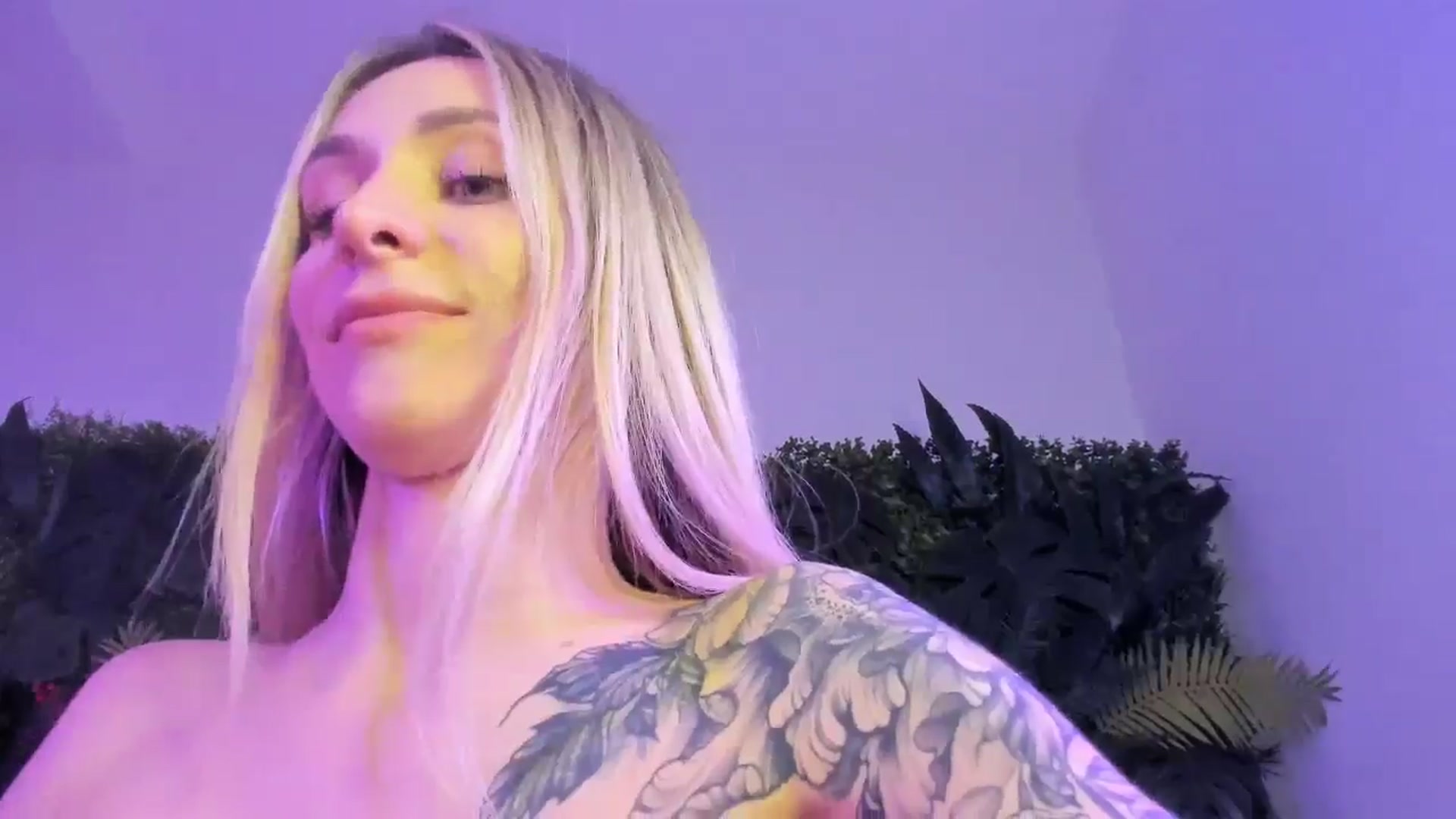 Gallery image thumbnail from Horny_Blond's myfreecams stream on, 11/16/2025, 14:59 image 19 of 20
