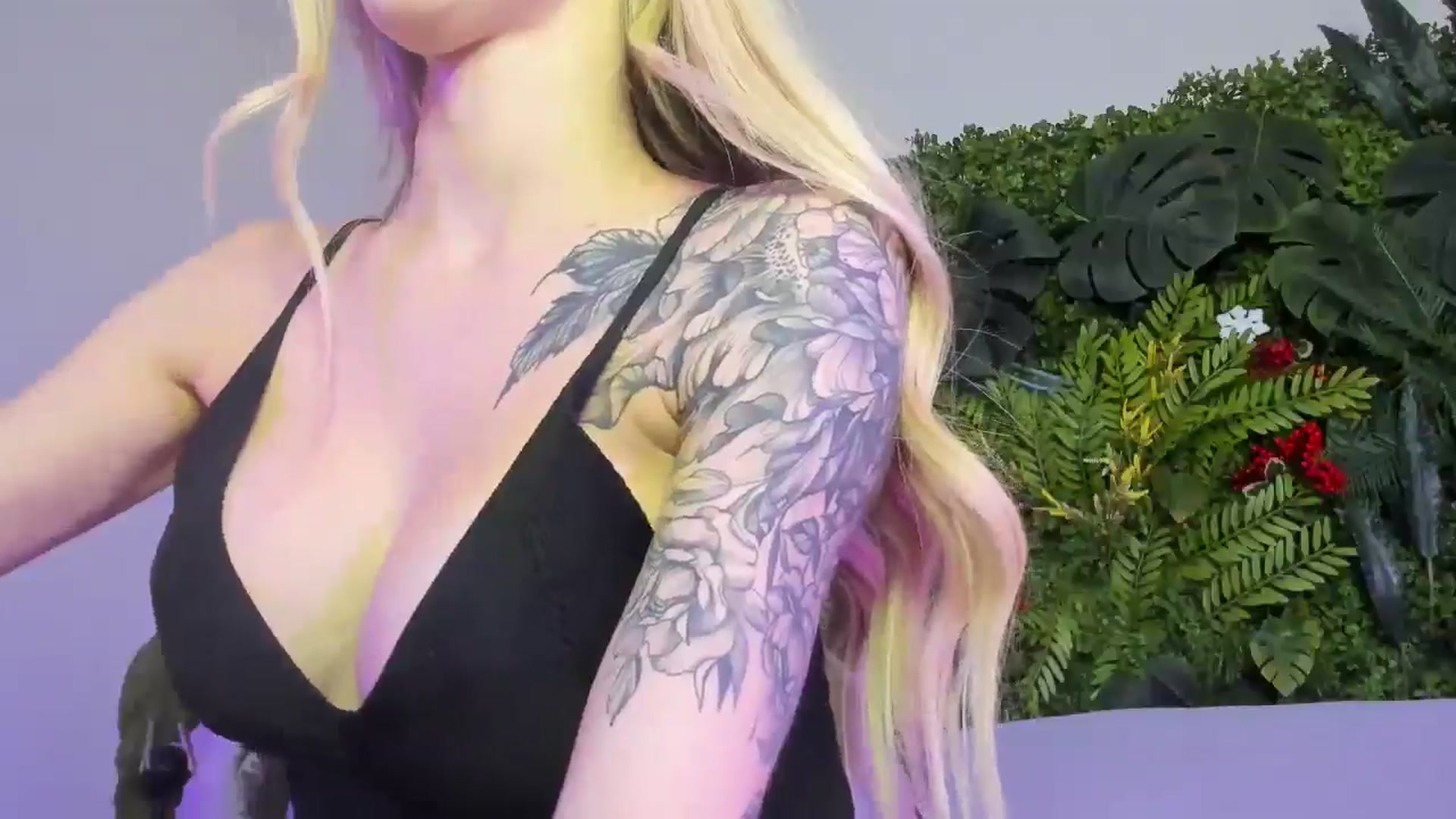 Gallery image thumbnail from Horny_Blond's myfreecams stream on, 11/17/2025, 10:12 image 19 of 20
