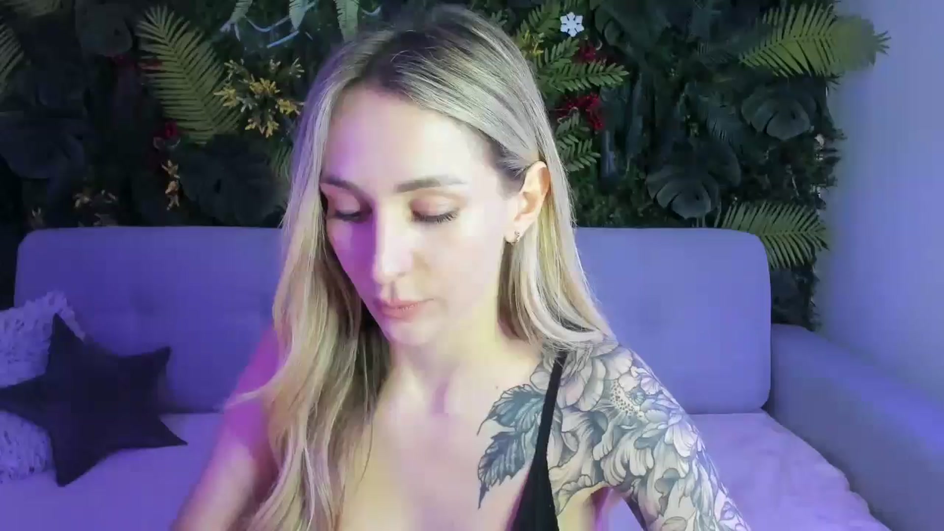 Gallery image thumbnail from Horny_Blond's myfreecams stream on, 11/17/2025, 10:12 image 2 of 20