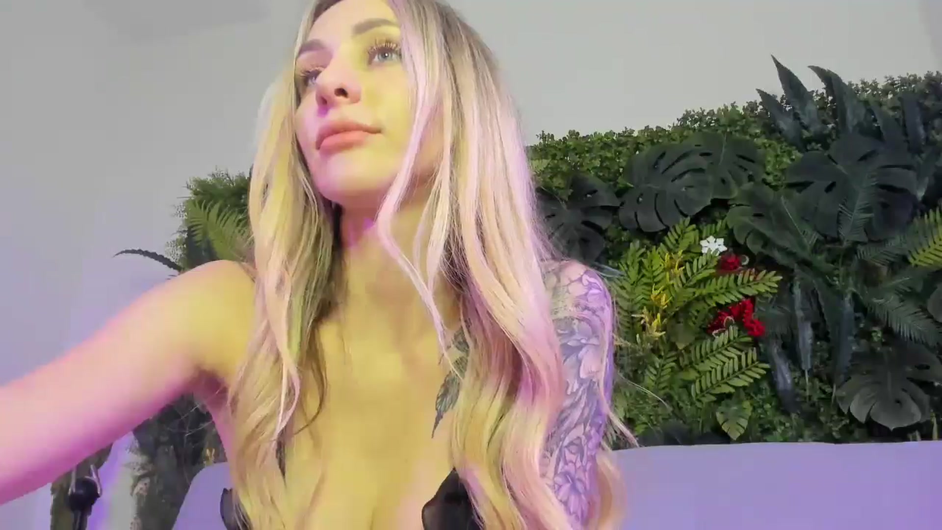 Gallery image thumbnail from Horny_Blond's myfreecams stream on, 11/17/2025, 10:55 image 15 of 20