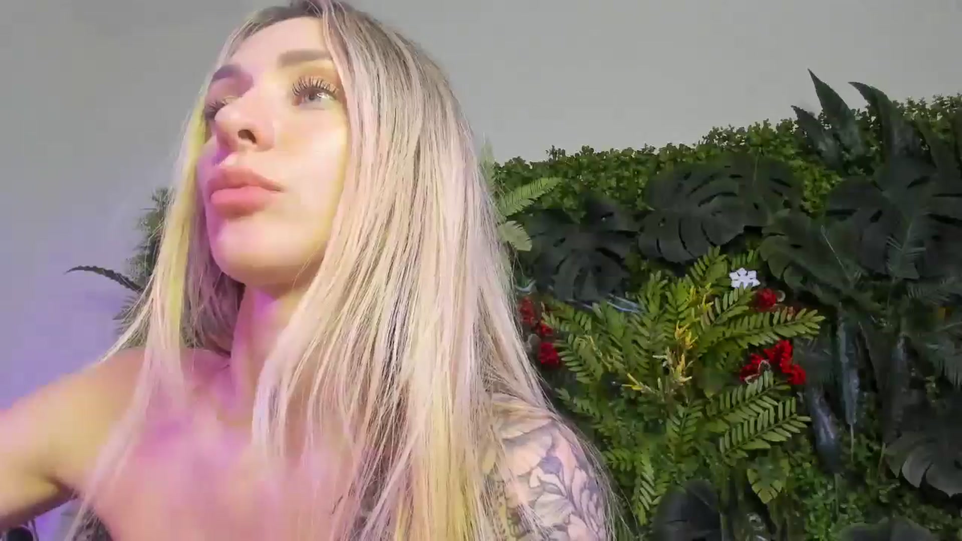 Gallery image thumbnail from Horny_Blond's myfreecams stream on, 11/22/2025, 14:36 image 14 of 20