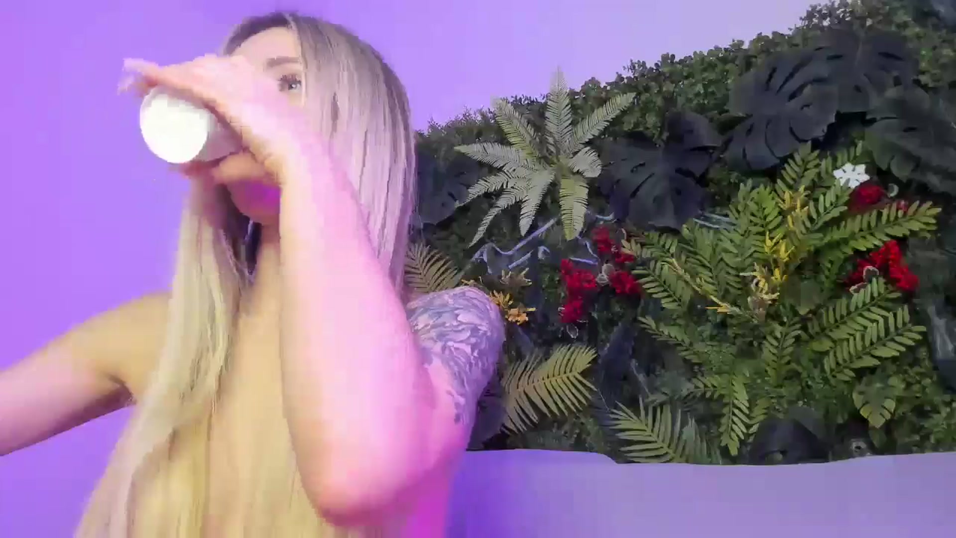 Gallery image thumbnail from Horny_Blond's myfreecams stream on, 11/28/2025, 13:37 image 7 of 20