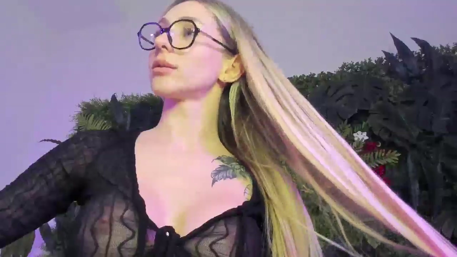 Gallery image thumbnail from Horny_Blond's myfreecams stream on, 12/01/2025, 10:50 image 17 of 20