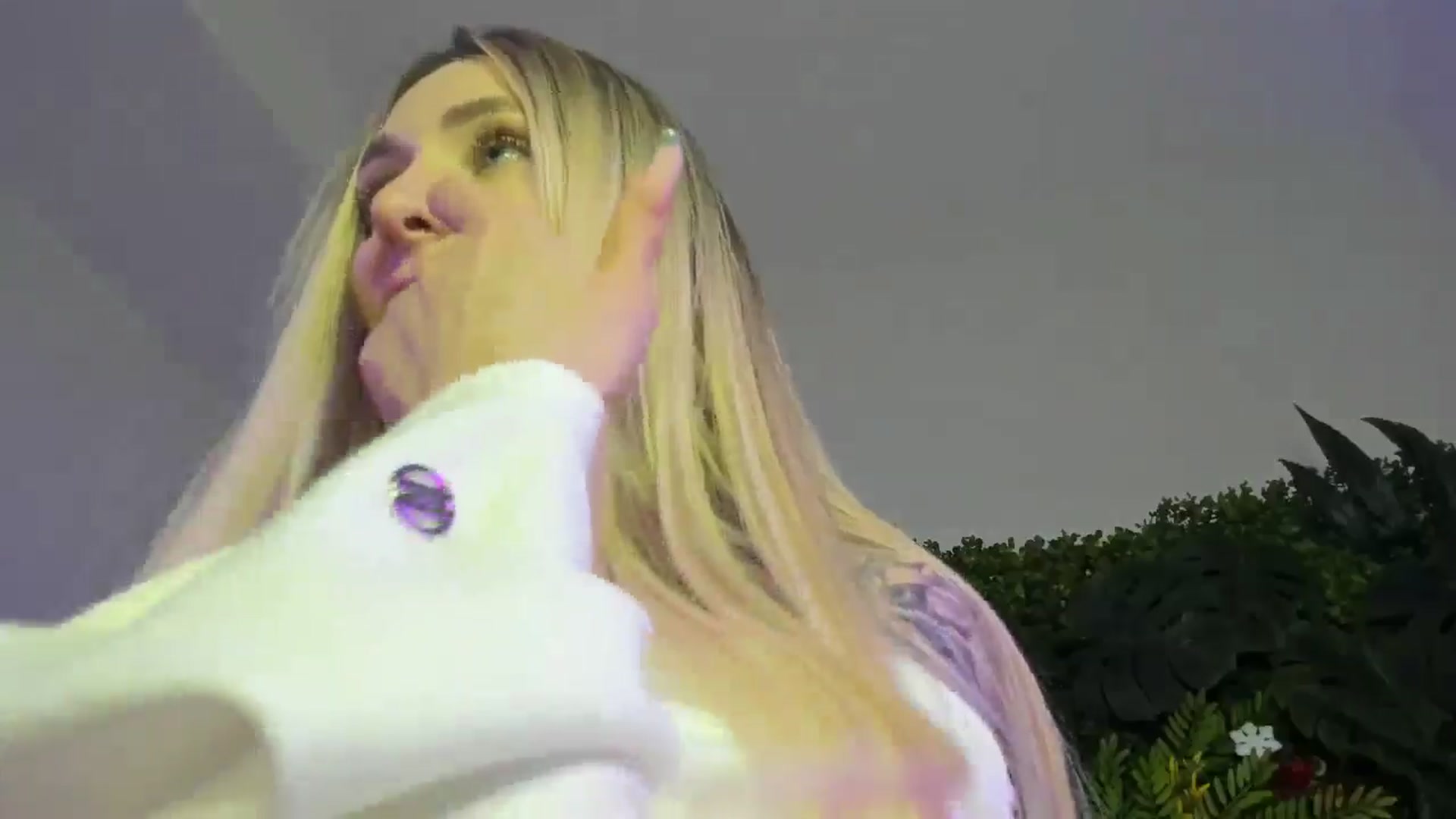 Gallery image thumbnail from Horny_Blond's myfreecams stream on, 12/12/2025, 10:40 image 6 of 20