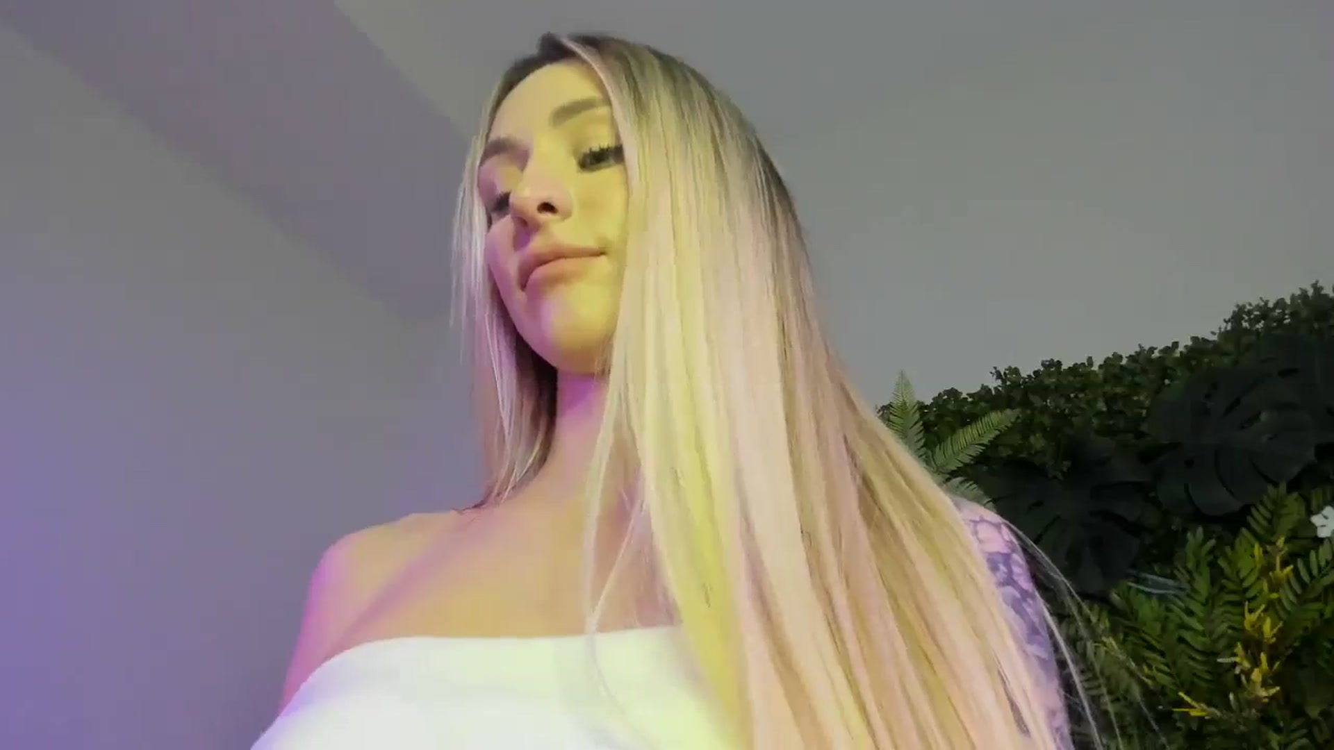 Gallery image thumbnail from Horny_Blond's myfreecams stream on, 12/12/2025, 10:40 image 4 of 20
