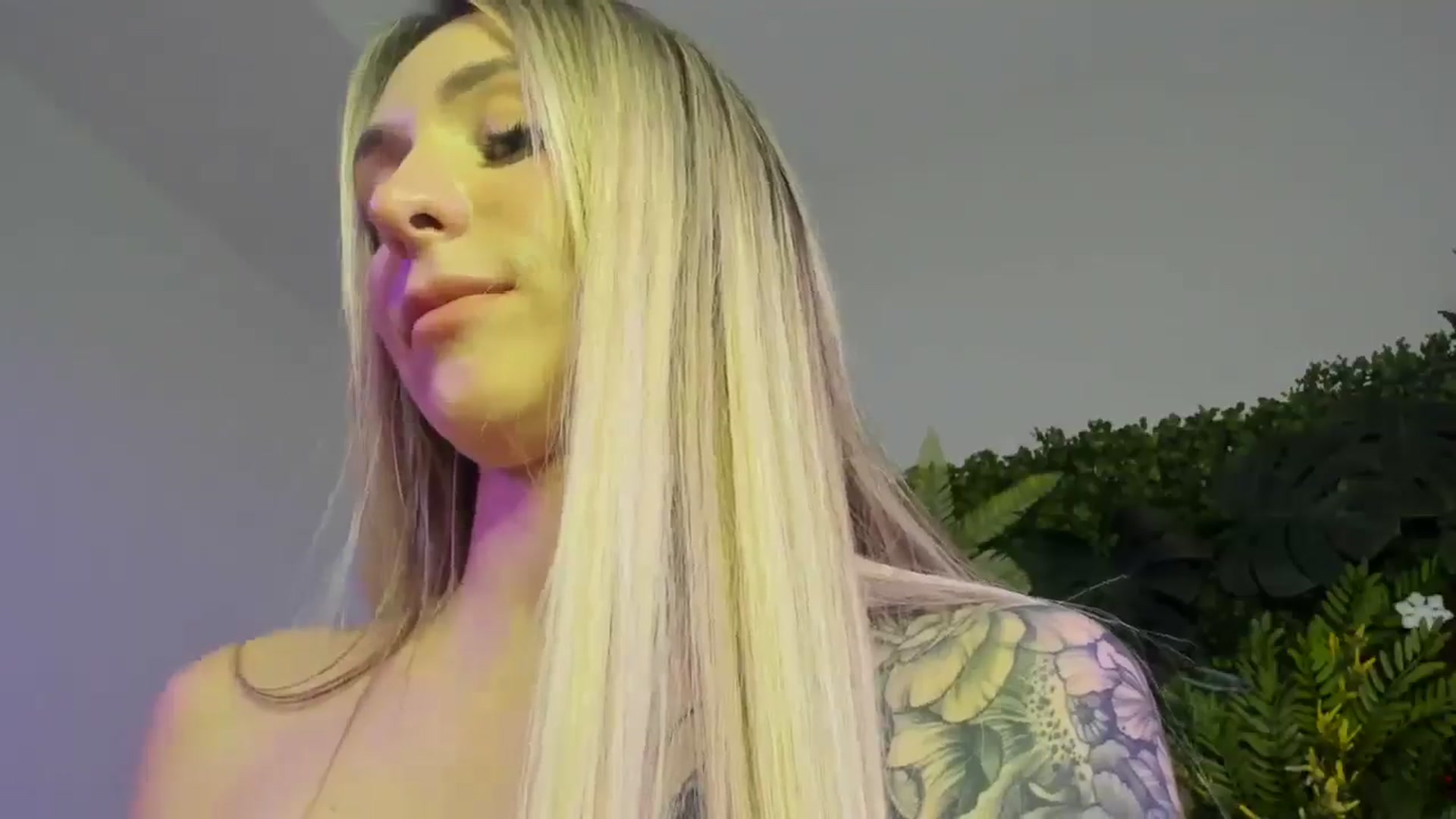 Gallery image thumbnail from Horny_Blond's myfreecams stream on, 12/12/2025, 14:56 image 19 of 20