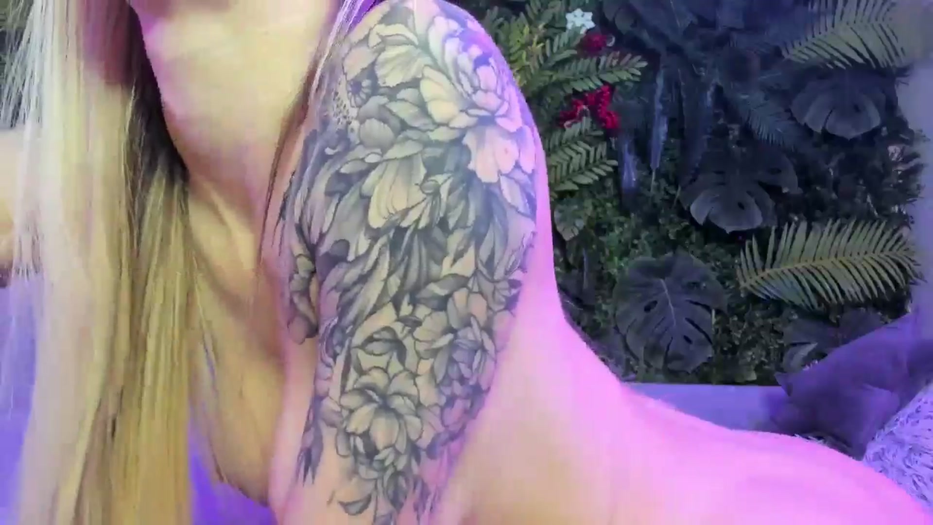 Gallery image thumbnail from Horny_Blond's myfreecams stream on, 12/14/2025, 11:14 image 14 of 20