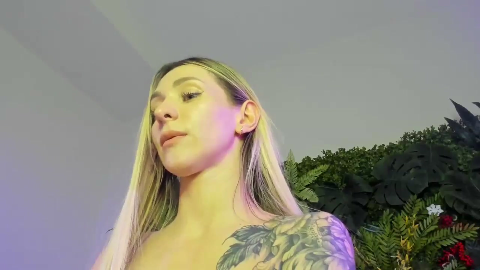 Gallery image thumbnail from Horny_Blond's myfreecams stream on, 12/19/2025, 14:24 image 3 of 20