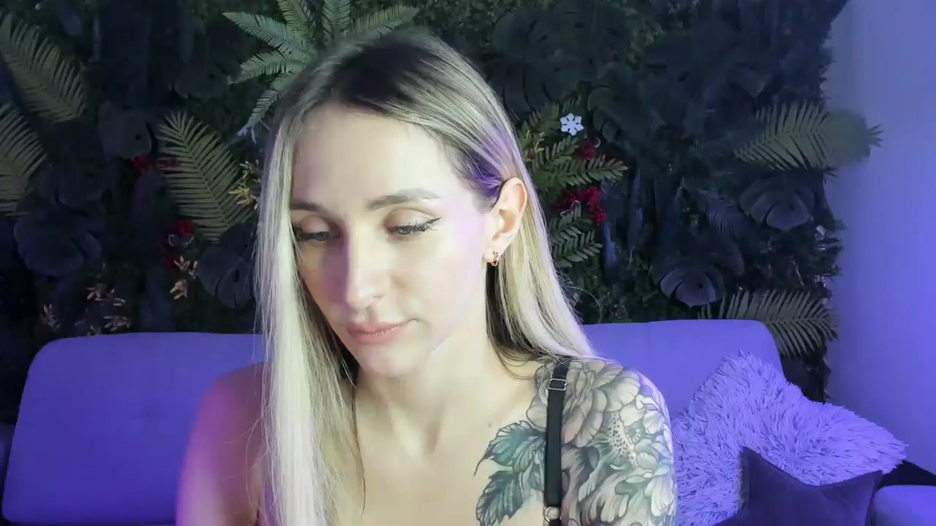 Gallery image thumbnail from Horny_Blond's myfreecams stream on, 12/20/2025, 09:42 image 6 of 20