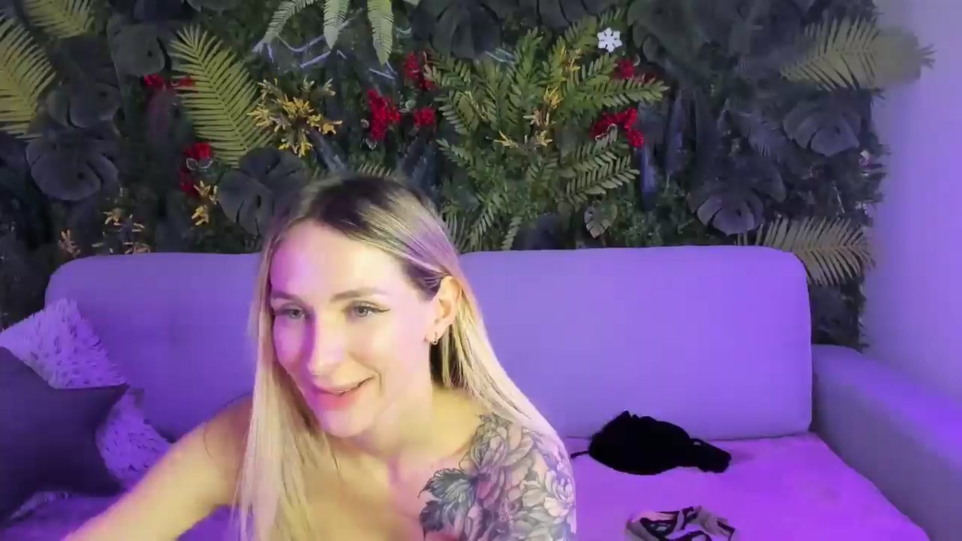 Gallery image thumbnail from Horny_Blond's myfreecams stream on, 12/21/2025, 12:55 image 19 of 20