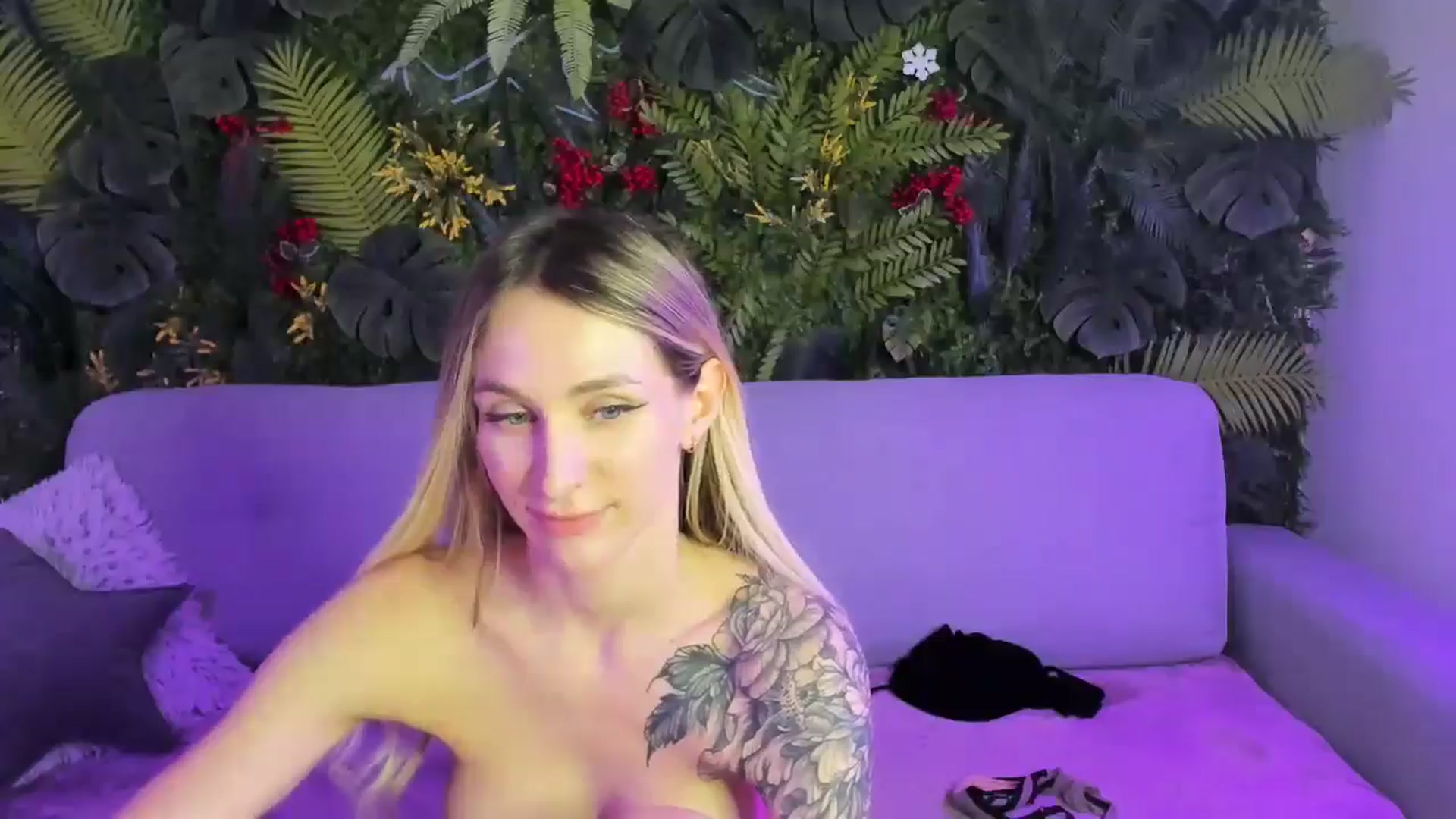 Gallery image thumbnail from Horny_Blond's myfreecams stream on, 12/21/2025, 12:55 image 13 of 20