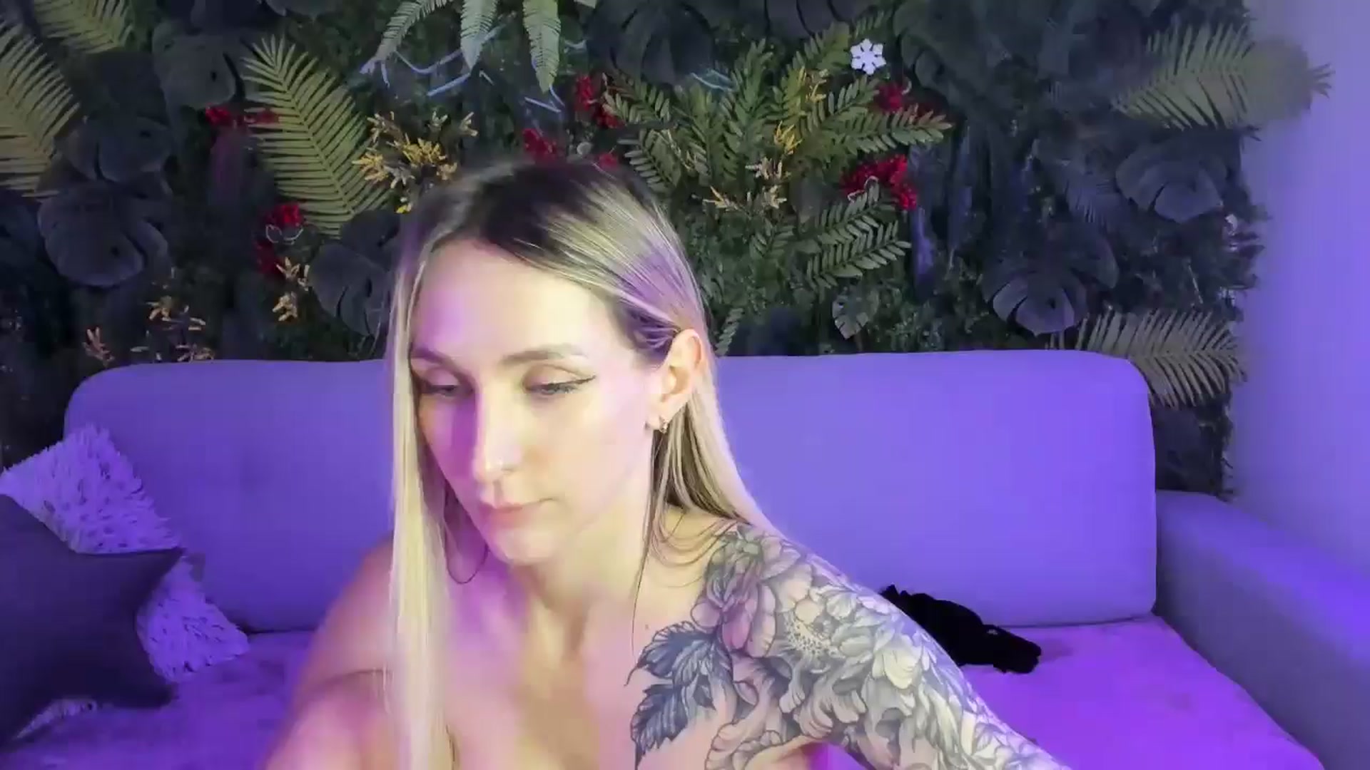 Gallery image thumbnail from Horny_Blond's myfreecams stream on, 12/21/2025, 12:55 image 1 of 20