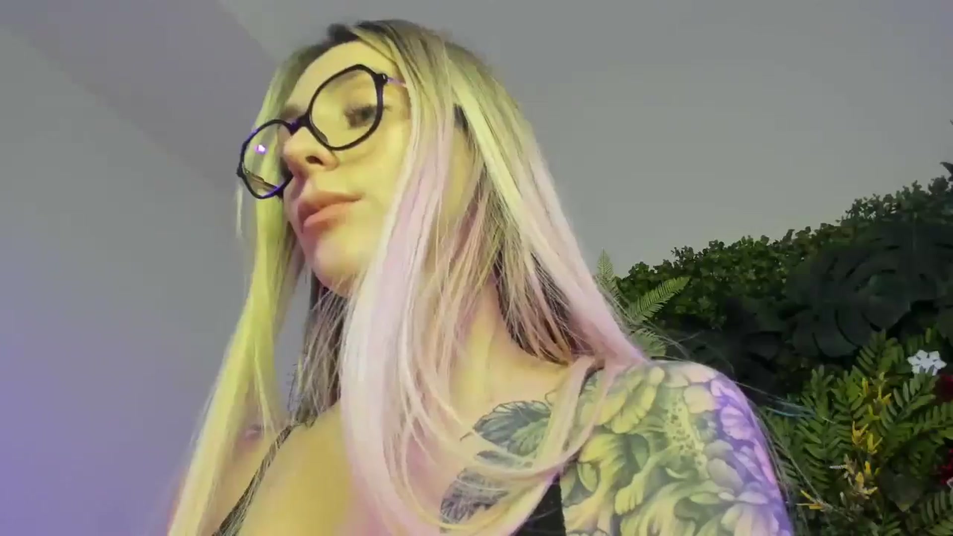 Gallery image thumbnail from Horny_Blond's myfreecams stream on, 12/22/2025, 09:44 image 6 of 20