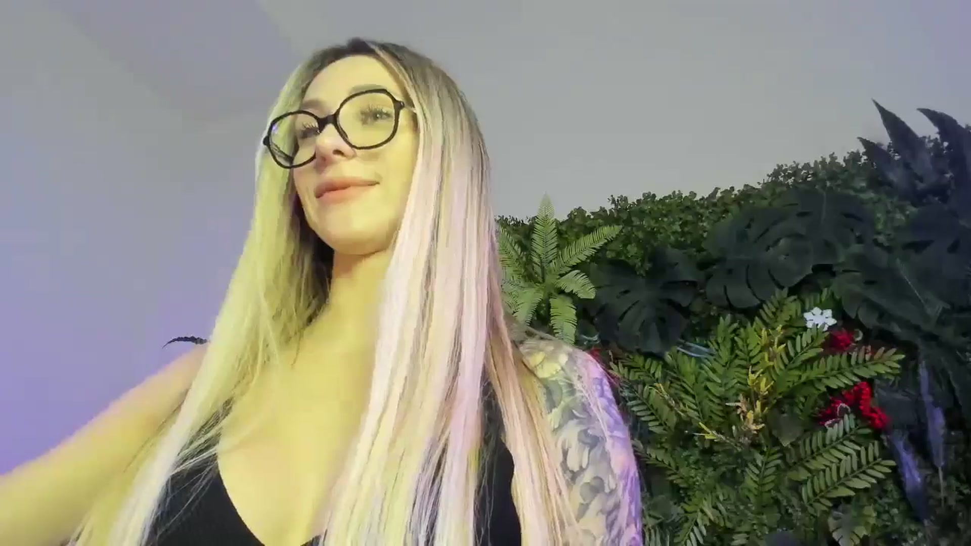 Gallery image thumbnail from Horny_Blond's myfreecams stream on, 12/22/2025, 09:44 image 16 of 20