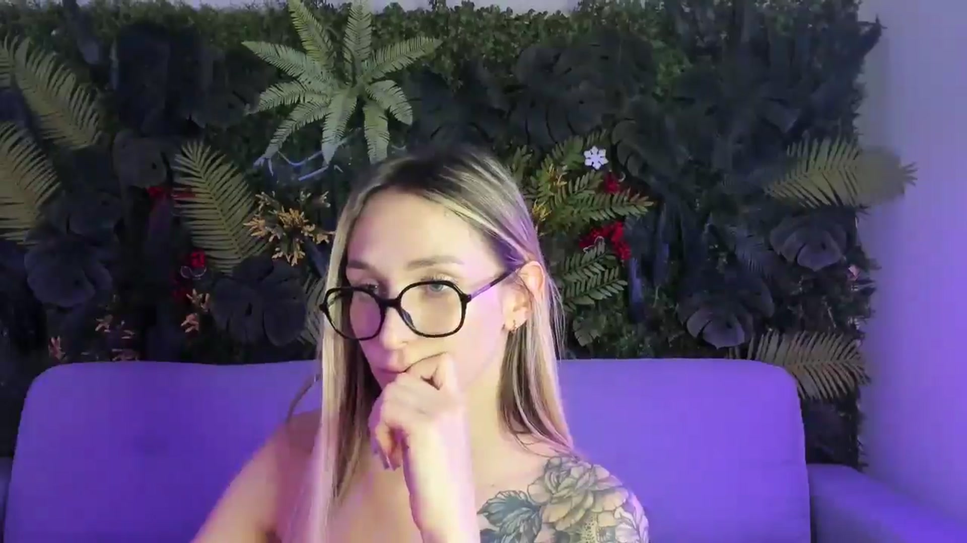 Gallery image thumbnail from Horny_Blond's myfreecams stream on, 12/22/2025, 13:29 image 14 of 20
