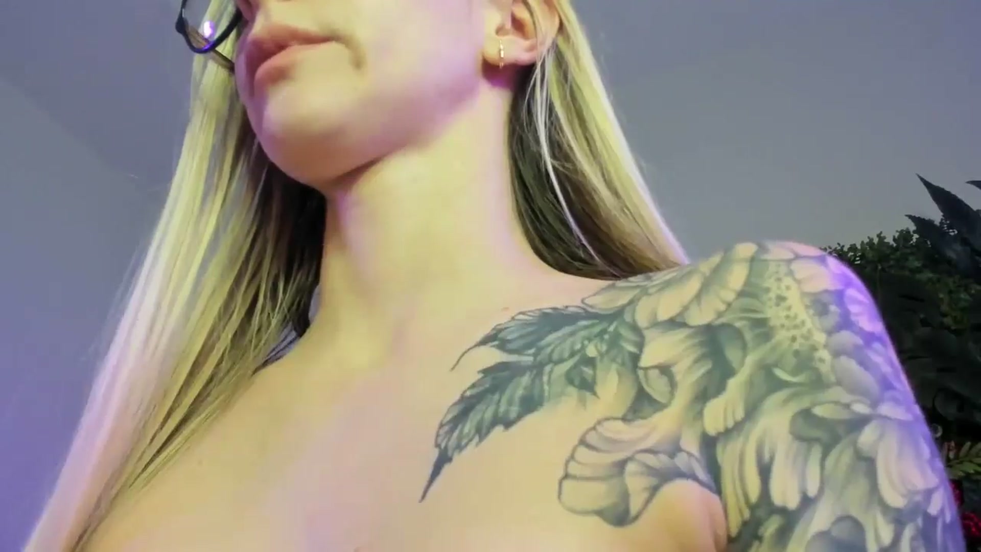 Gallery image thumbnail from Horny_Blond's myfreecams stream on, 12/22/2025, 13:29 image 19 of 20