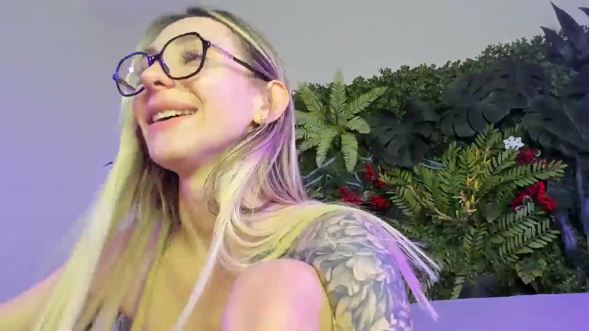 Gallery image thumbnail from Horny_Blond's myfreecams stream on, 12/22/2025, 14:10 image 4 of 20