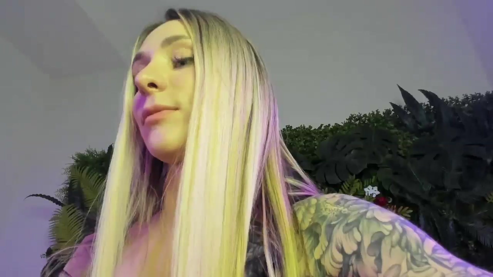 Gallery image thumbnail from Horny_Blond's myfreecams stream on, 12/28/2025, 11:37 image 9 of 20