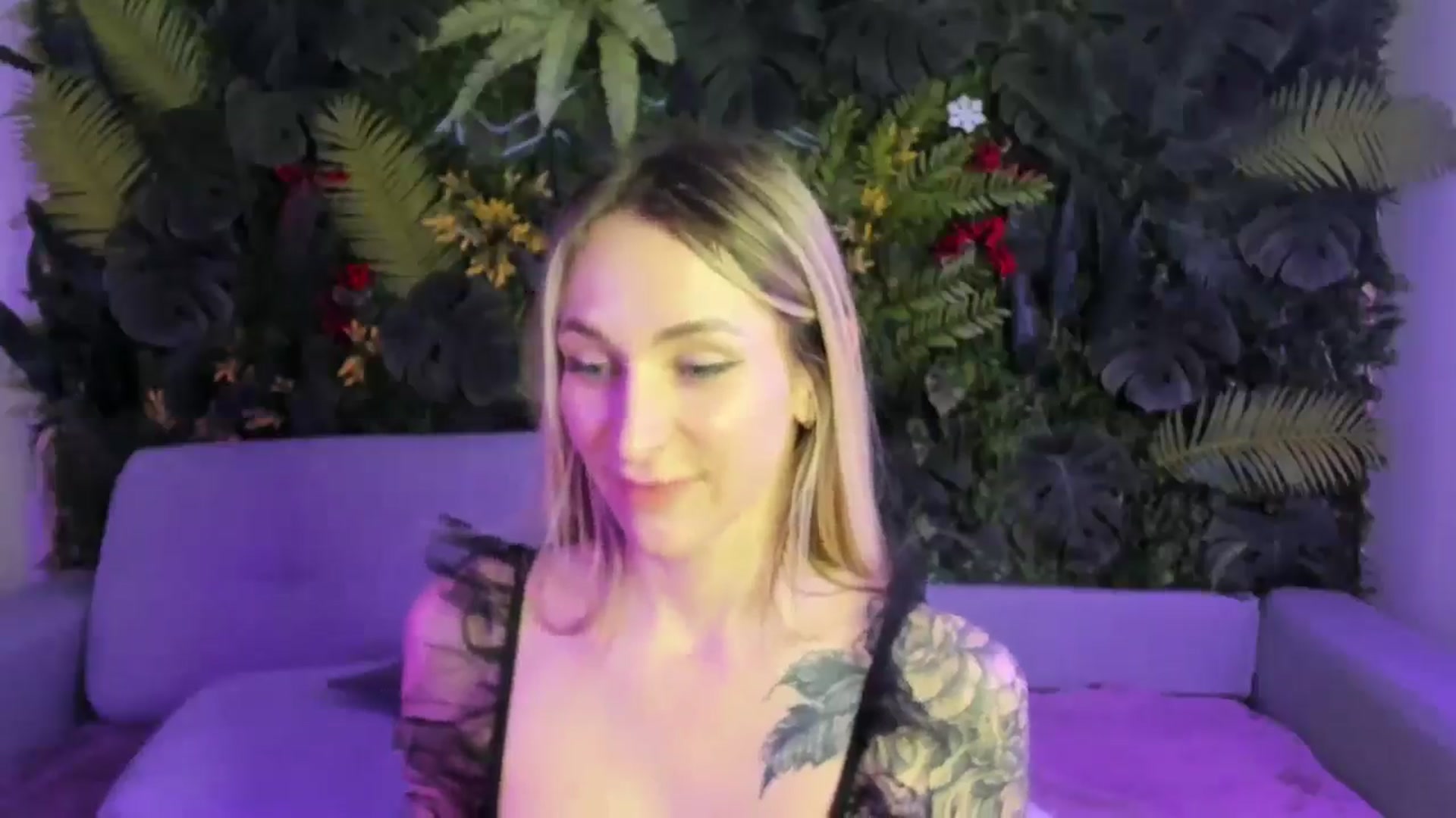 Gallery image thumbnail from Horny_Blond's myfreecams stream on, 12/28/2025, 14:58 image 4 of 20