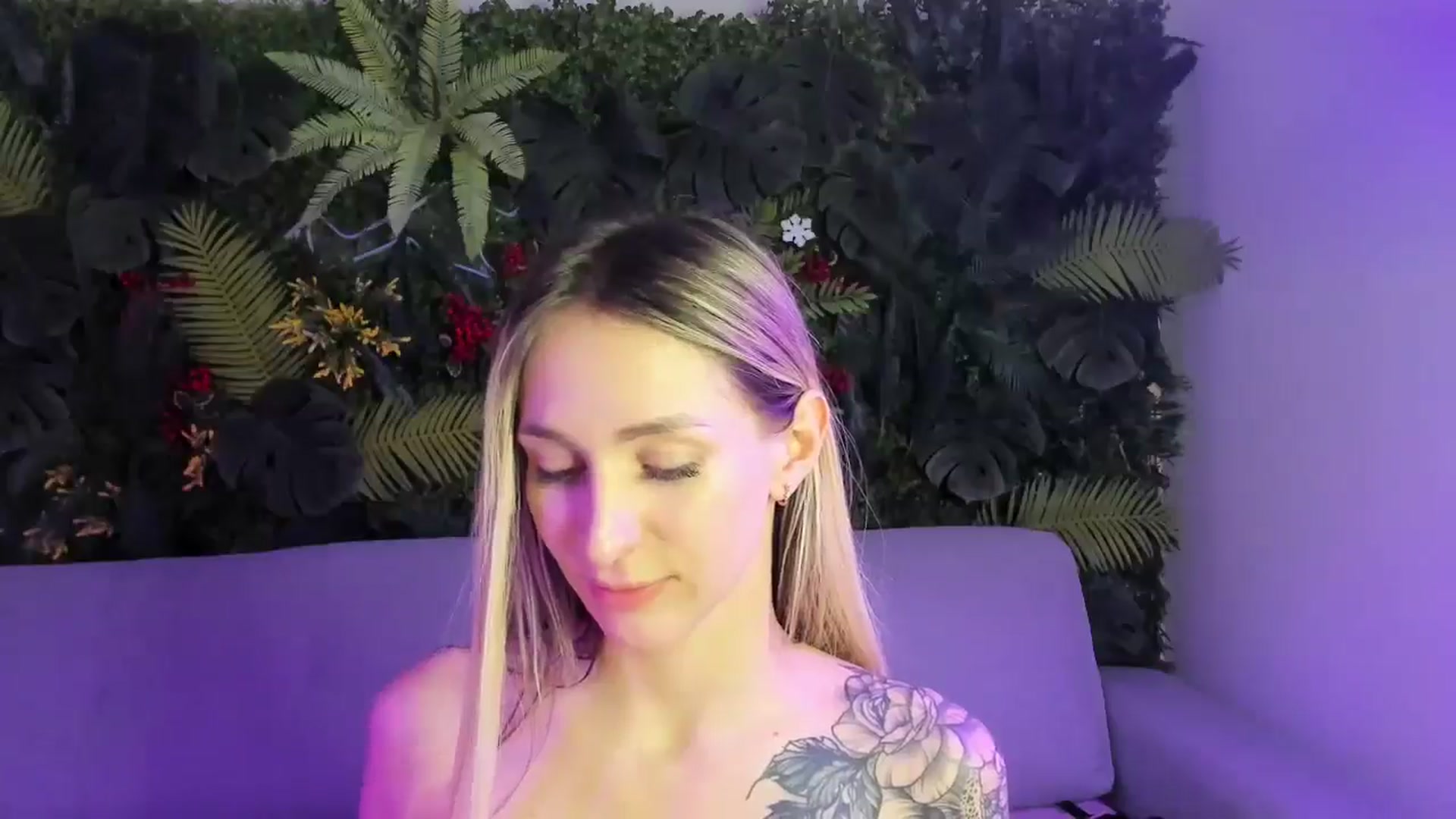 Gallery image thumbnail from Horny_Blond's myfreecams stream on, 01/09/2026, 14:27 image 4 of 20
