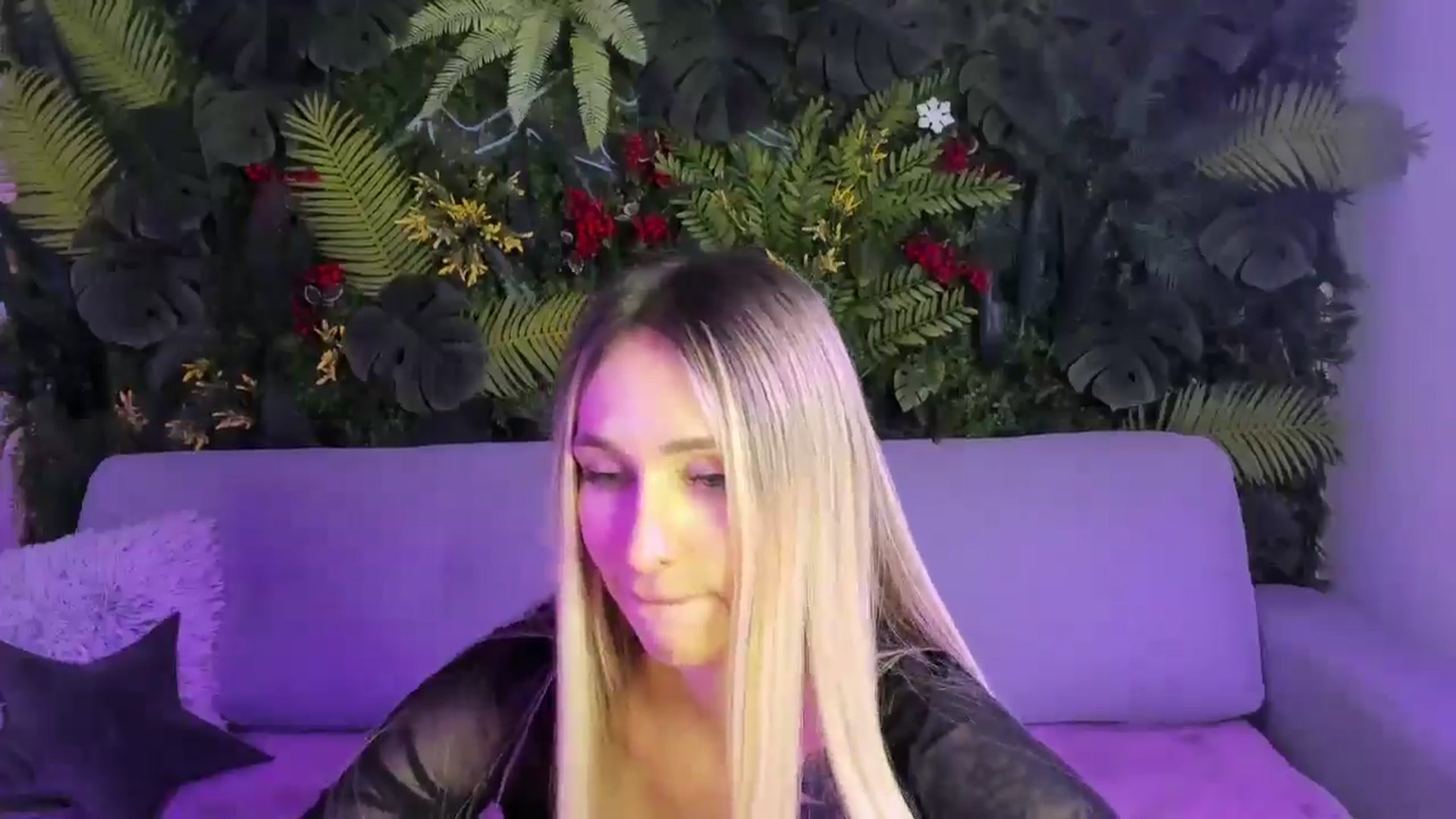 Gallery image thumbnail from Horny_Blond's myfreecams stream on, 01/10/2026, 13:25 image 17 of 20