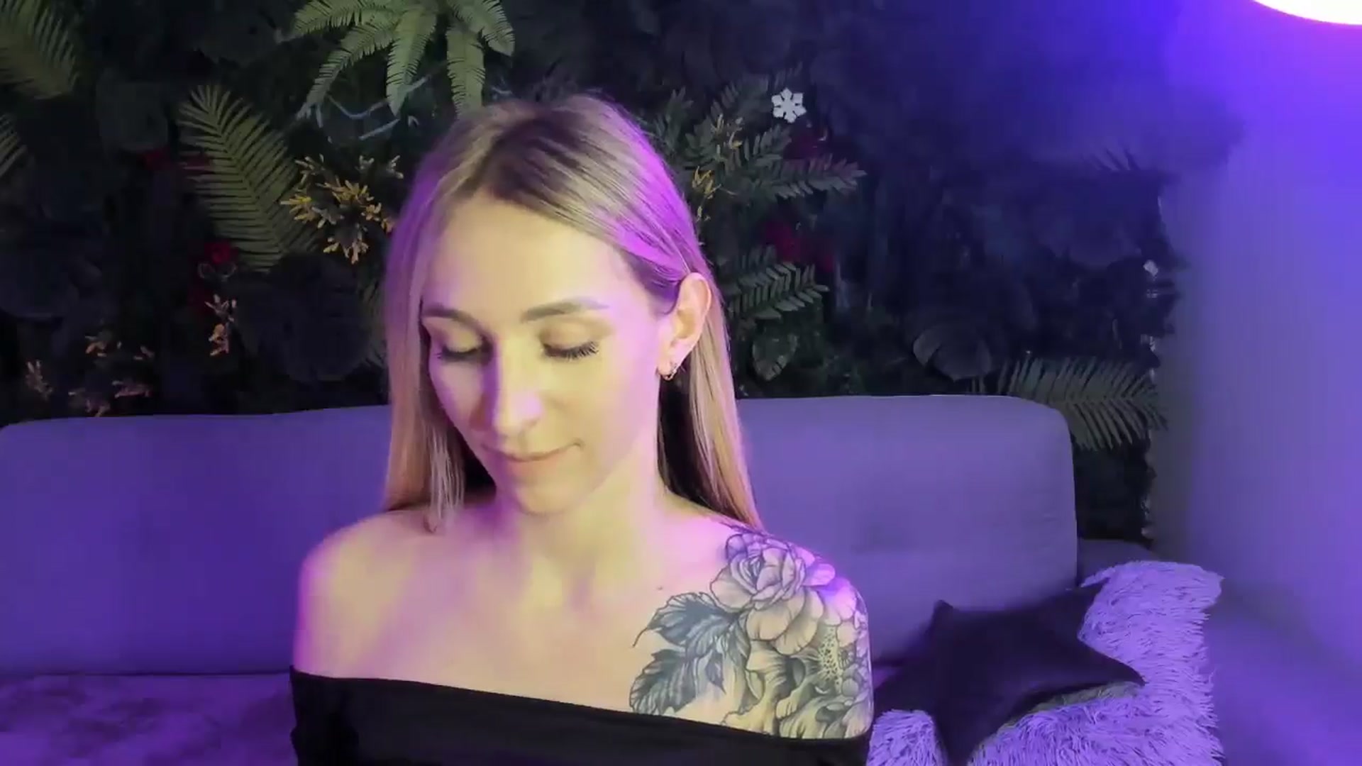 Gallery image thumbnail from Horny_Blond's myfreecams stream on, 01/16/2026, 09:52 image 6 of 20