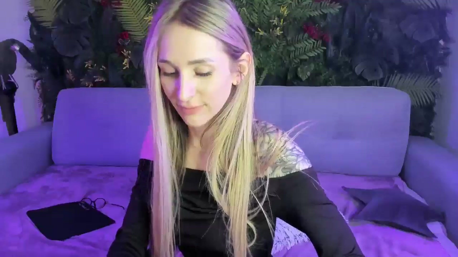 Gallery image thumbnail from Horny_Blond's myfreecams stream on, 01/16/2026, 11:44 image 17 of 20