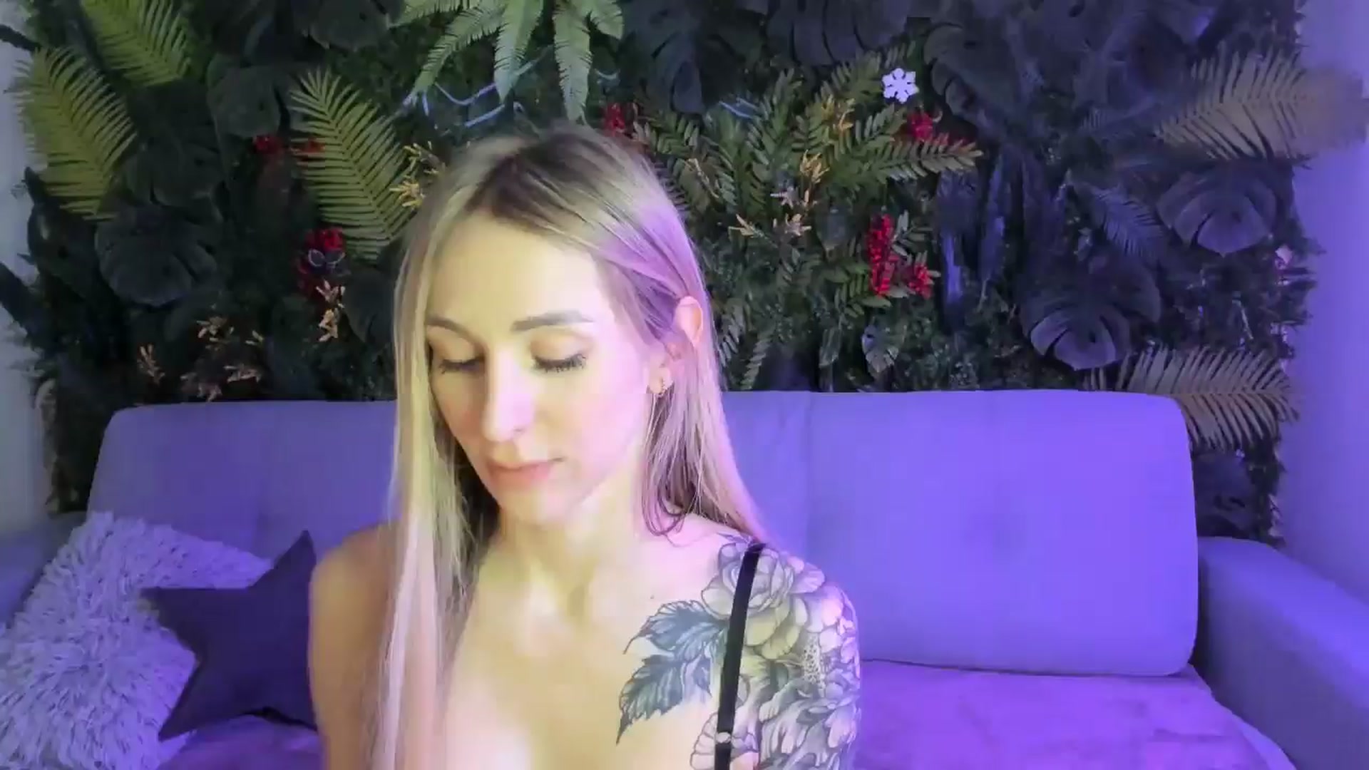 Gallery image thumbnail from Horny_Blond's myfreecams stream on, 01/17/2026, 10:19 image 5 of 20