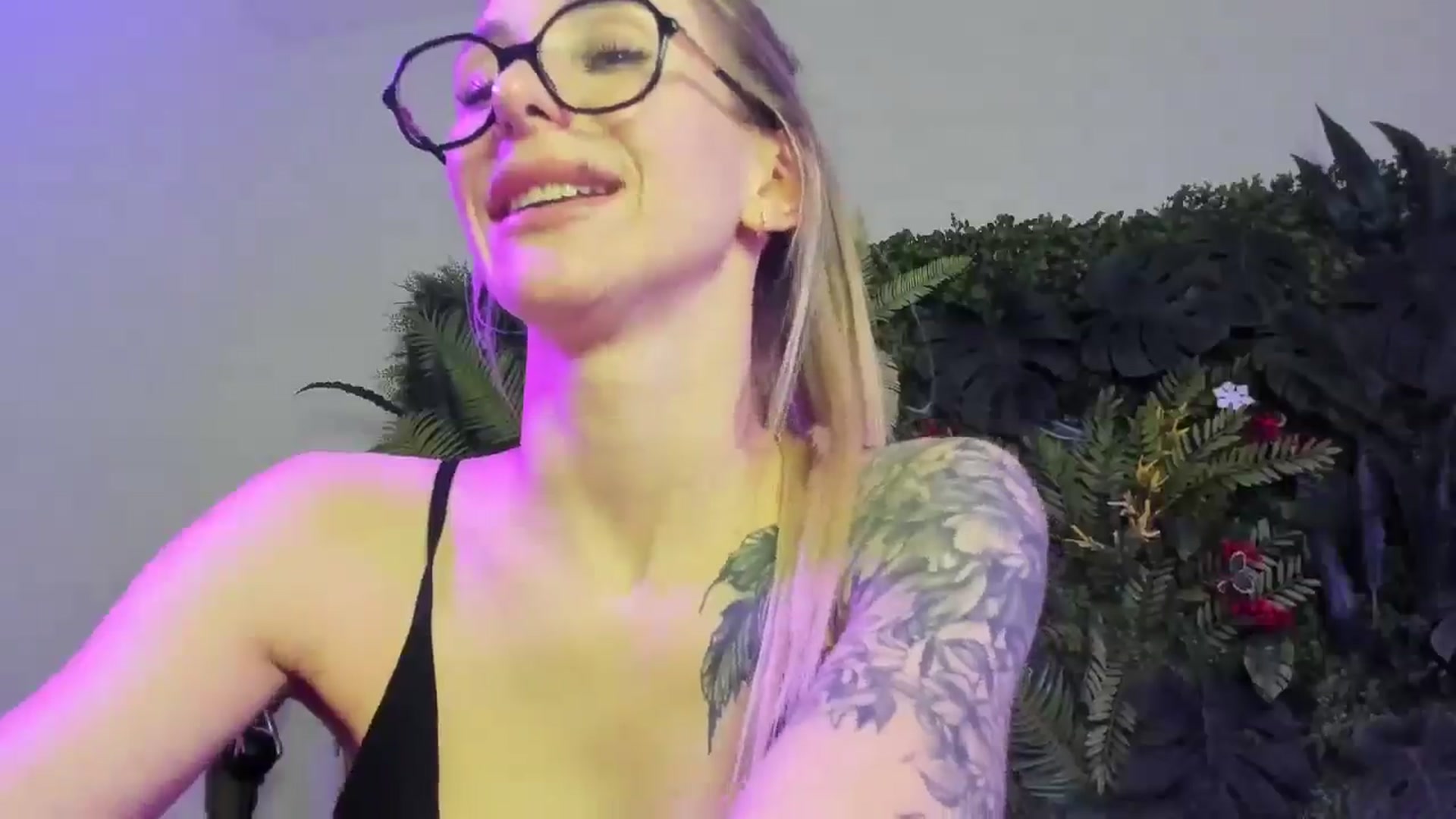 Gallery image thumbnail from Horny_Blond's myfreecams stream on, 02/13/2026, 12:17 image 19 of 20