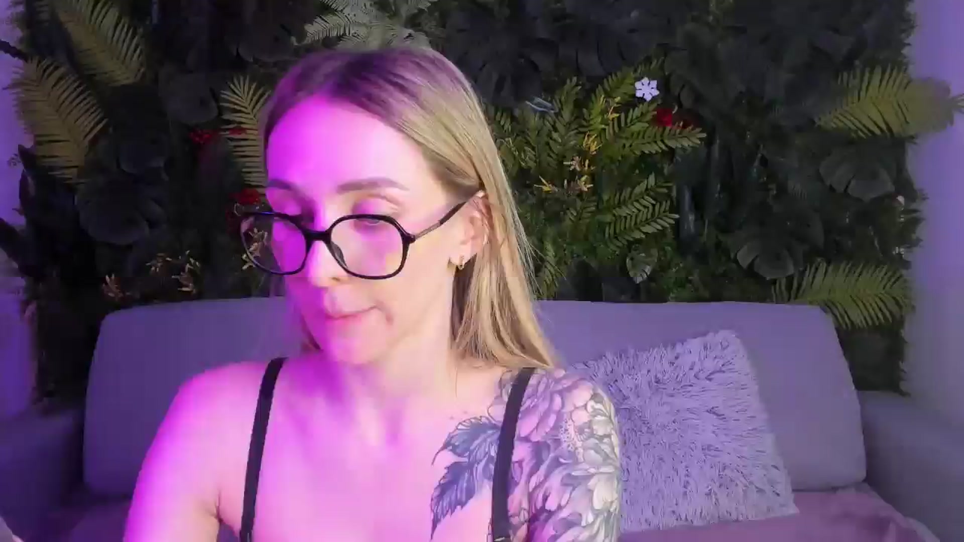 Gallery image thumbnail from Horny_Blond's myfreecams stream on, 03/09/2026, 13:42 image 9 of 20