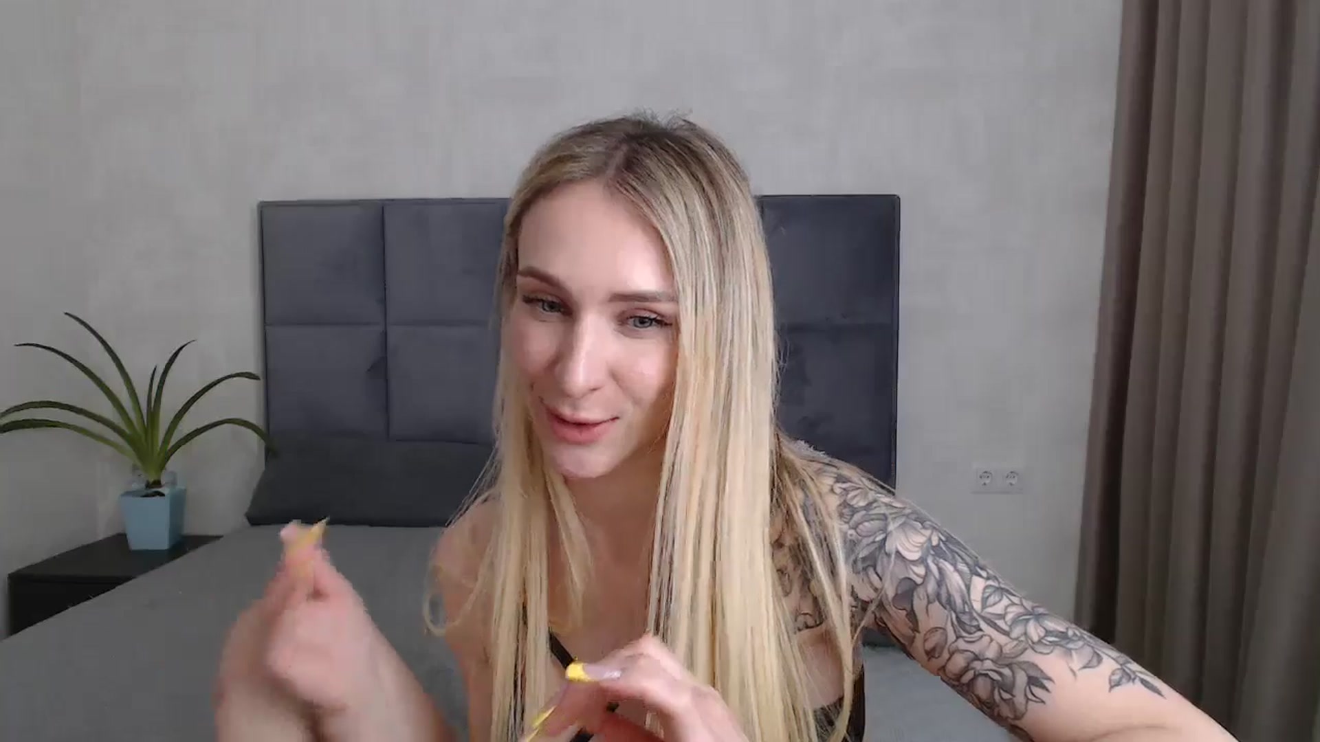 Gallery image thumbnail from Horny_Blond's myfreecams stream on, 04/17/2026, 13:12 image 8 of 20