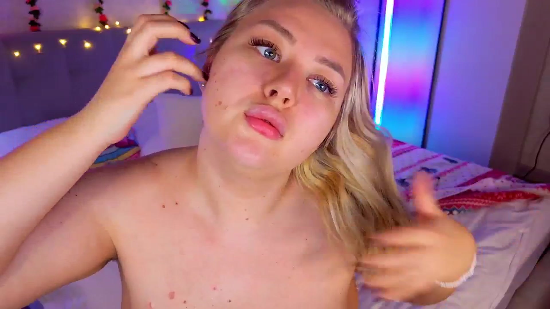 Gallery image thumbnail from Horny_Cake's myfreecams stream on, 01/01/2026, 11:42 image 15 of 20