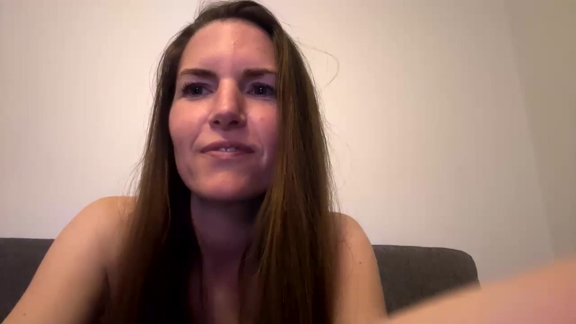 Gallery image thumbnail from Hornyharriet1's myfreecams stream on, 04/27/2024, 24:52 image 6 of 20