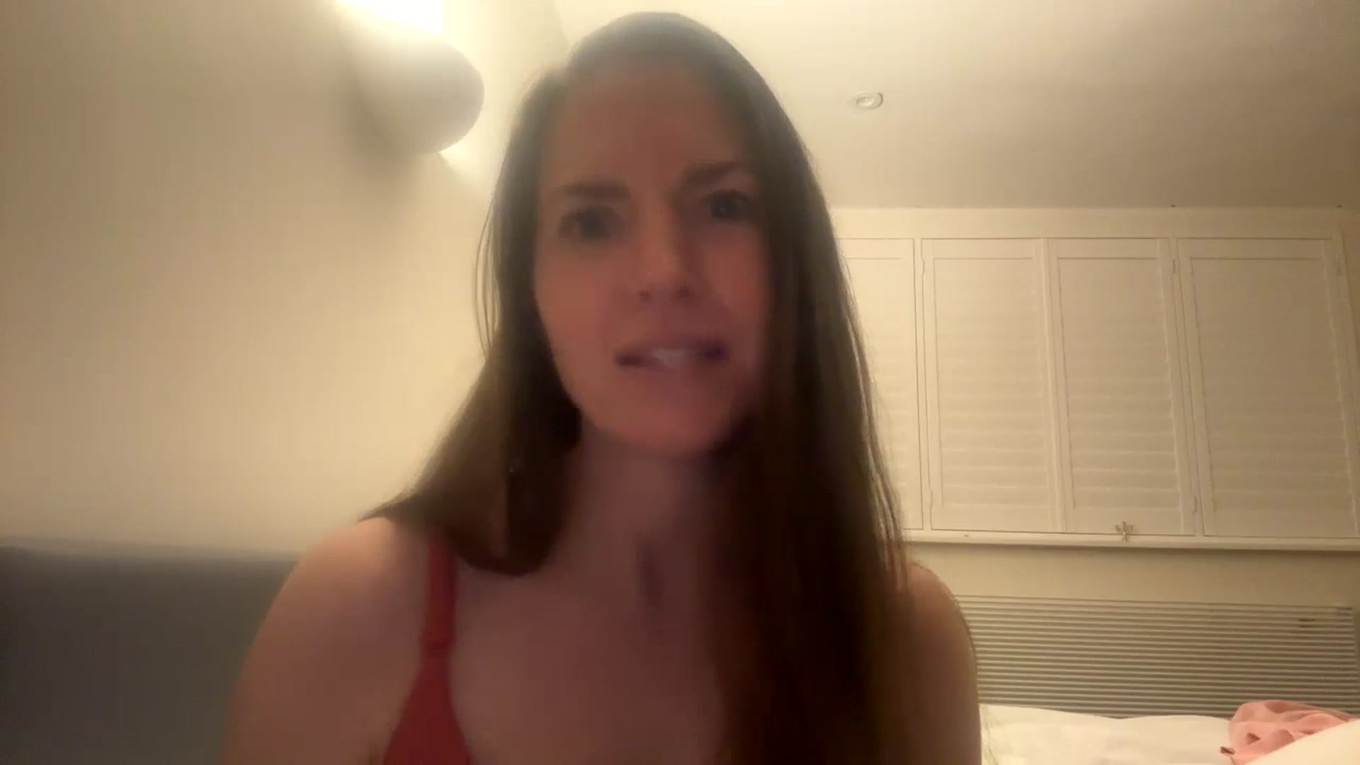 Gallery image thumbnail from Hornyharriet1's myfreecams stream on, 04/28/2024, 24:01 image 17 of 20