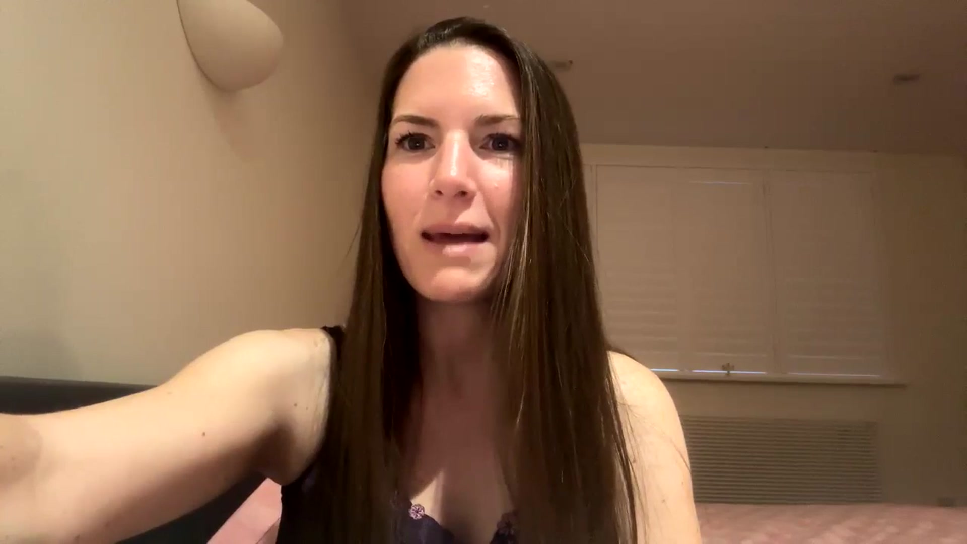 Gallery image thumbnail from Hornyharriet1's myfreecams stream on, 05/02/2024, 05:02 image 9 of 20