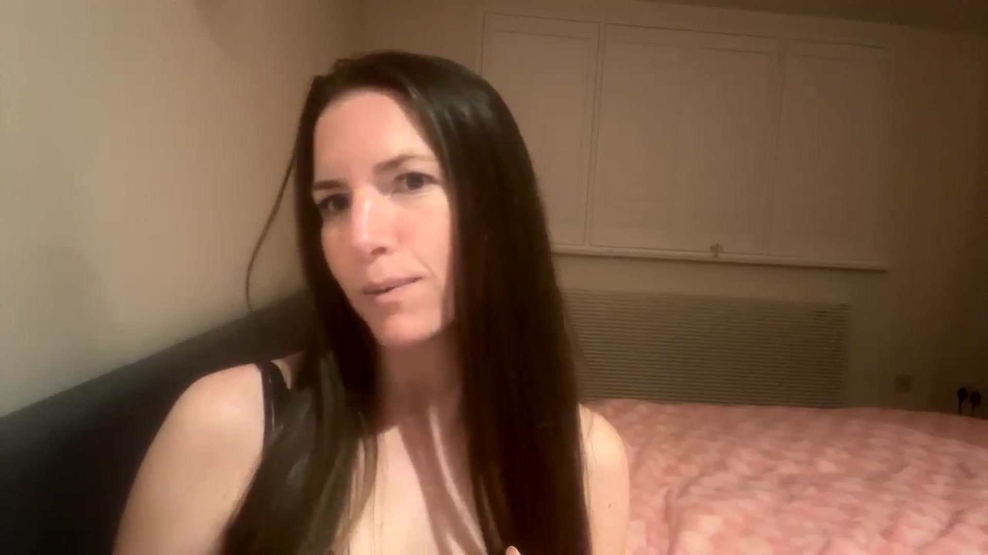 Gallery image thumbnail from Hornyharriet1's myfreecams stream on, 05/02/2024, 22:12 image 20 of 20