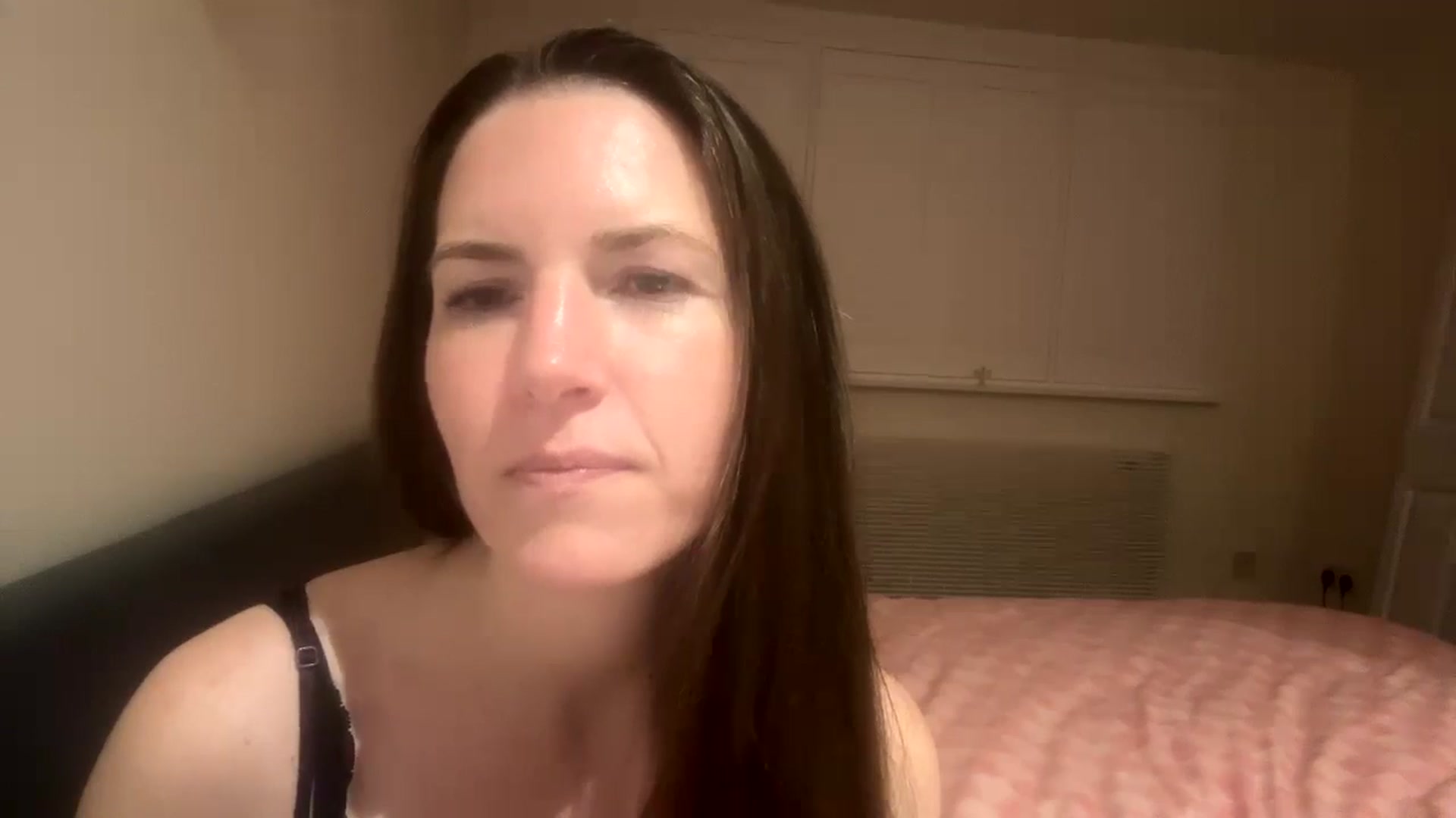 Gallery image thumbnail from Hornyharriet1's myfreecams stream on, 05/02/2024, 23:10 image 17 of 20