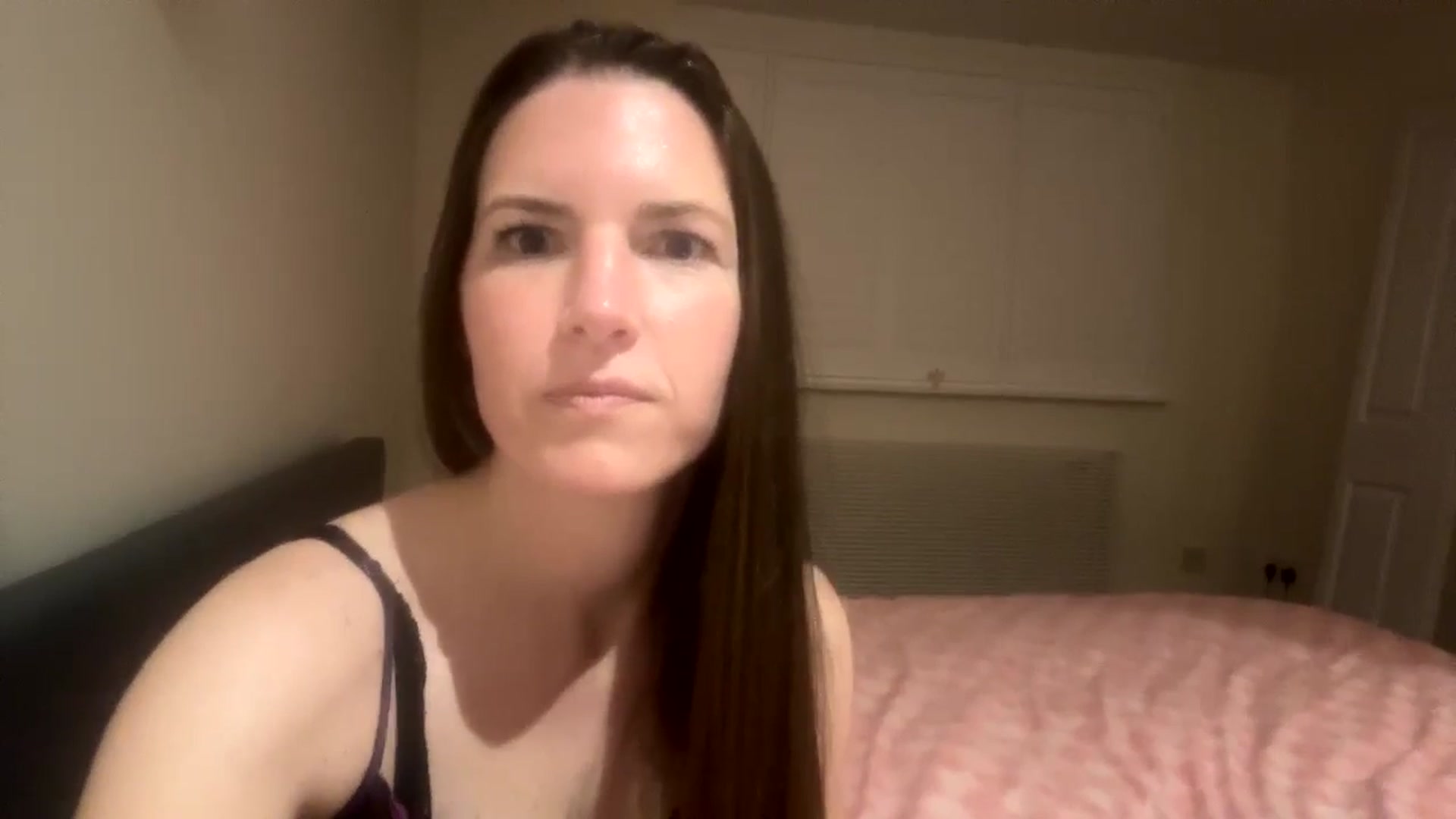 Gallery image thumbnail from Hornyharriet1's myfreecams stream on, 05/02/2024, 23:10 image 12 of 20