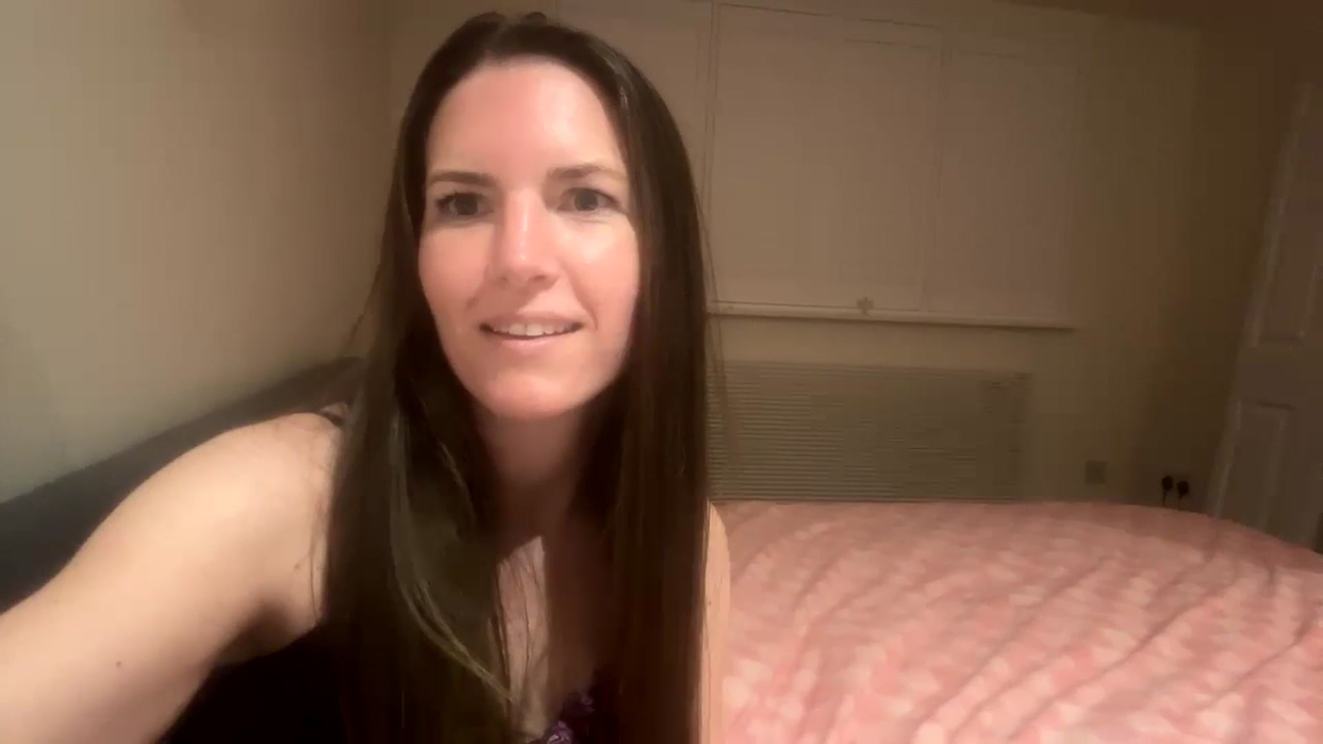 Gallery image thumbnail from Hornyharriet1's myfreecams stream on, 05/02/2024, 23:10 image 5 of 20