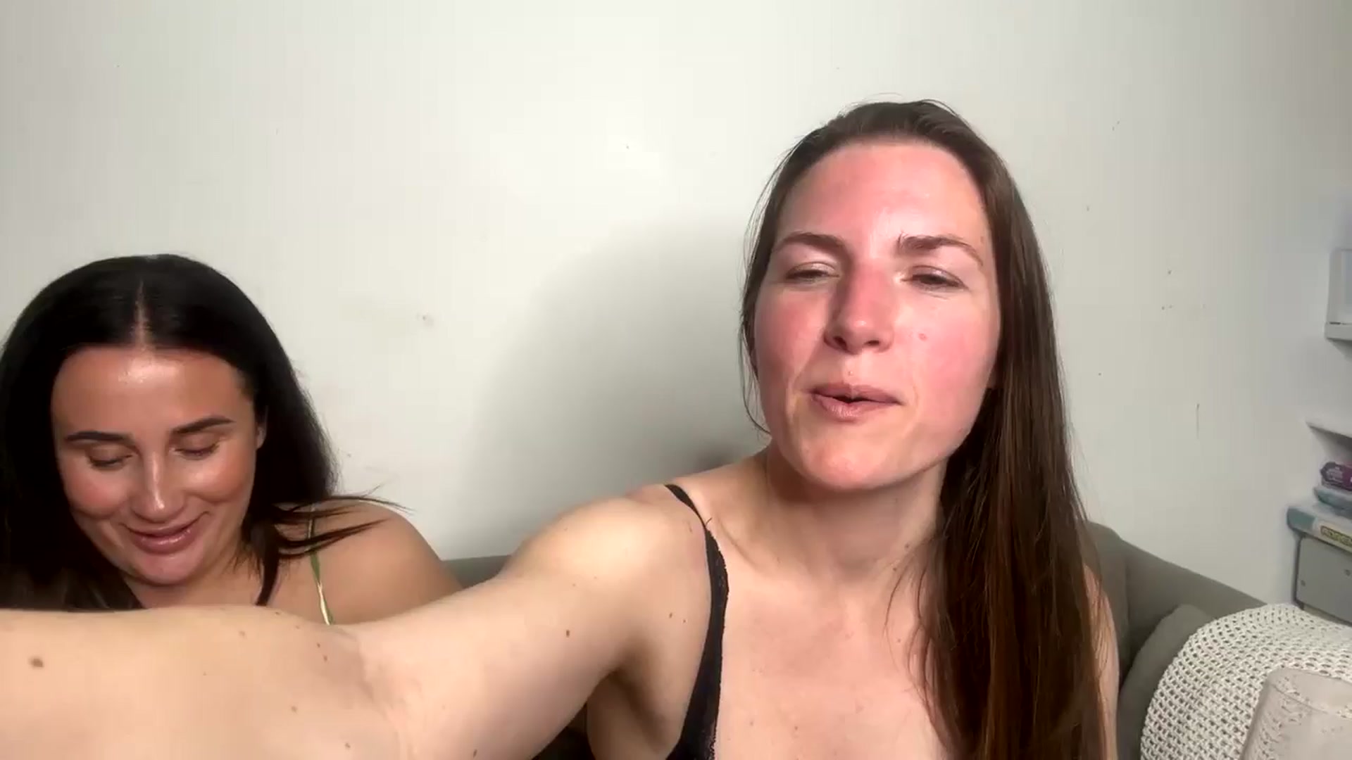 Gallery image thumbnail from Hornyharriet1's myfreecams stream on, 05/03/2024, 23:16 image 11 of 20