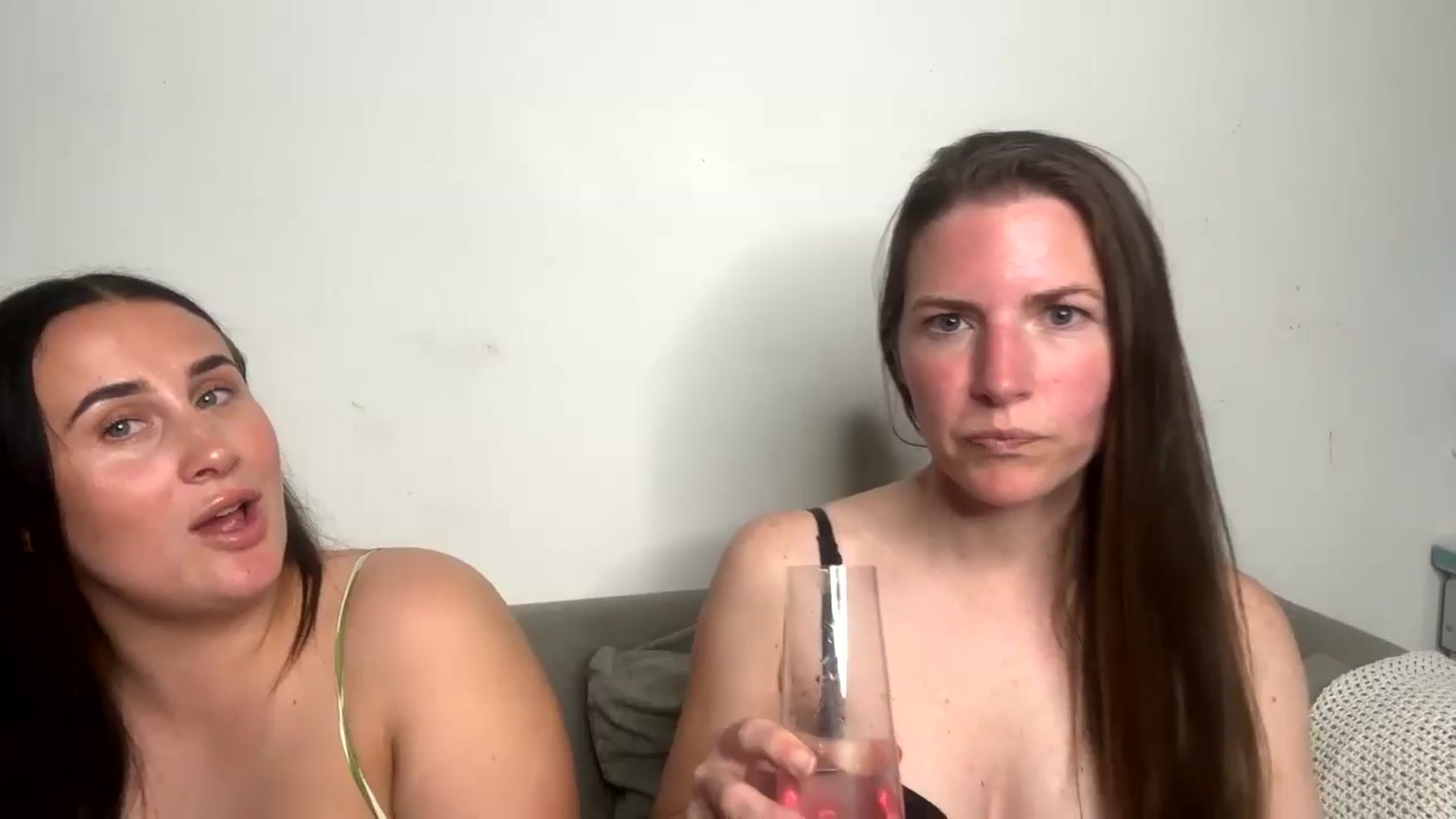 Gallery image thumbnail from Hornyharriet1's myfreecams stream on, 05/03/2024, 23:16 image 17 of 20