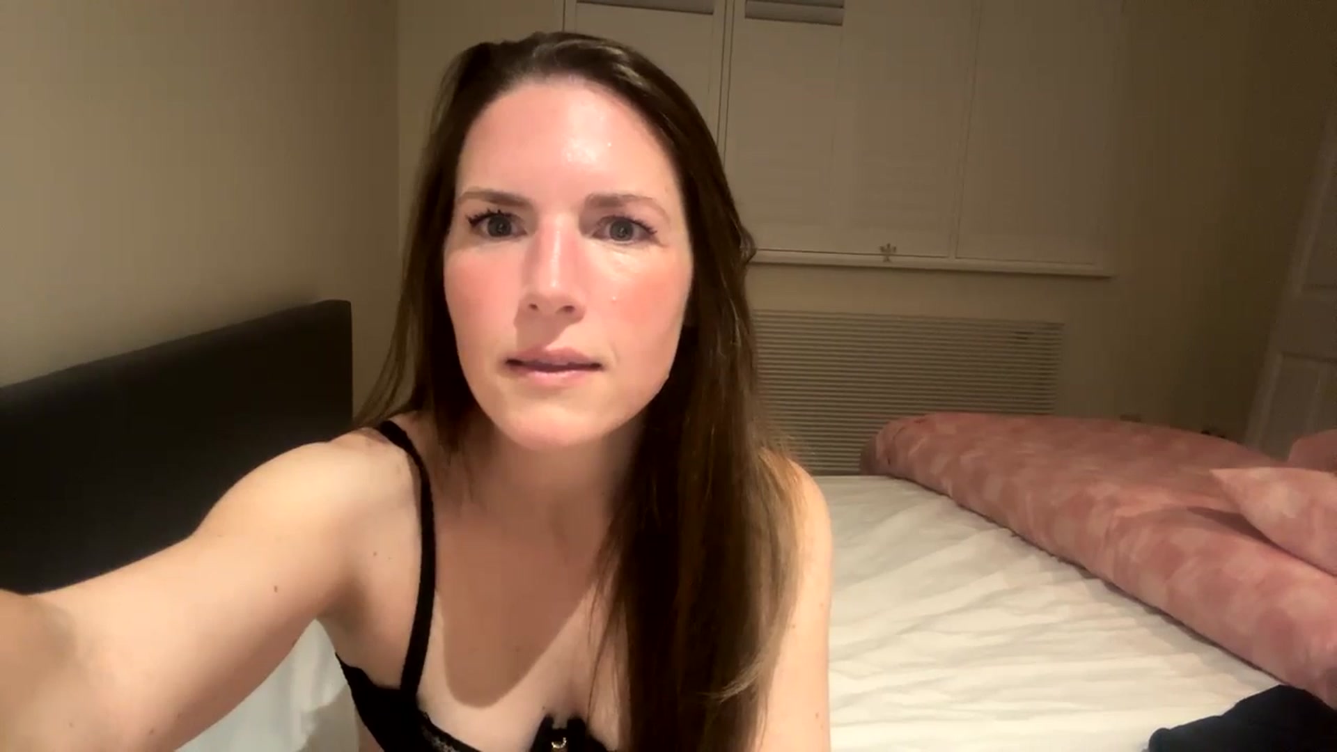 Gallery image thumbnail from Hornyharriet1's myfreecams stream on, 05/08/2024, 20:55 image 13 of 20